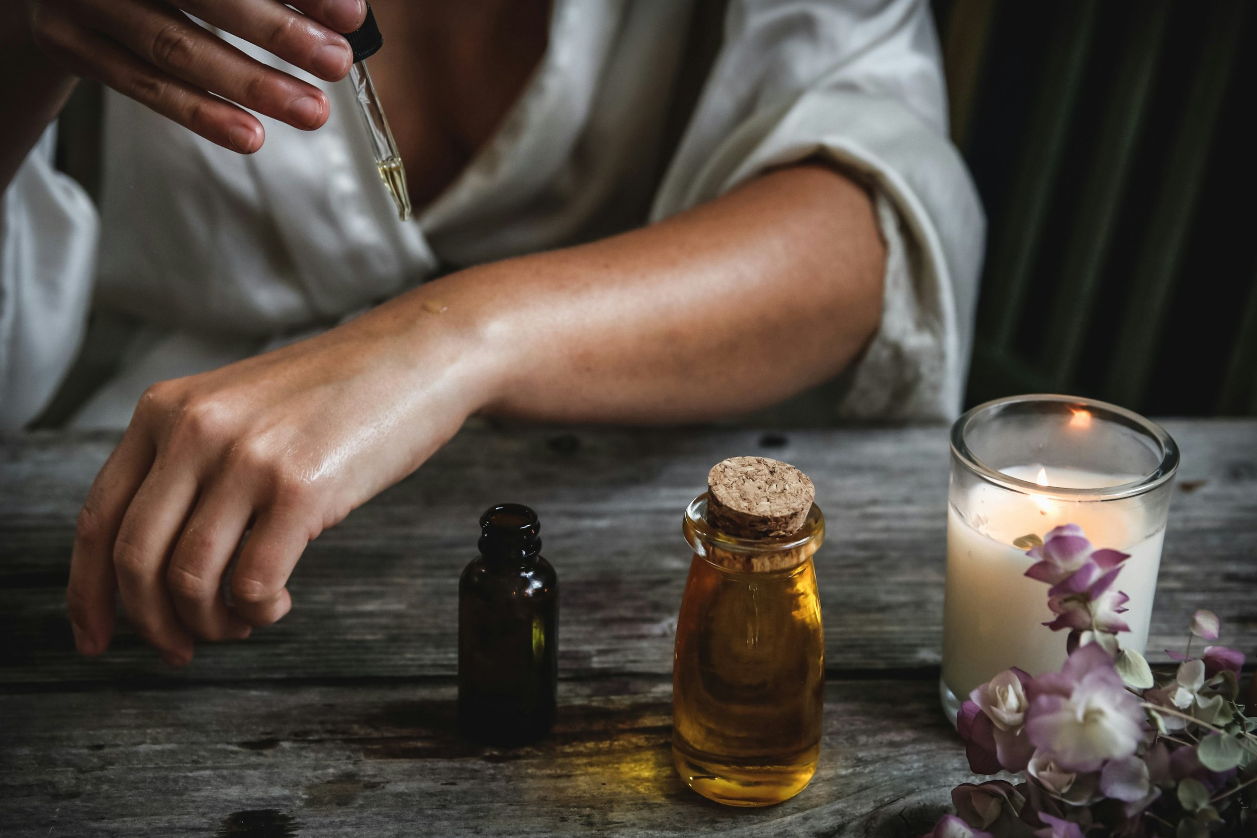 Herbs for Summer Skin Care: What to Use After the Sun