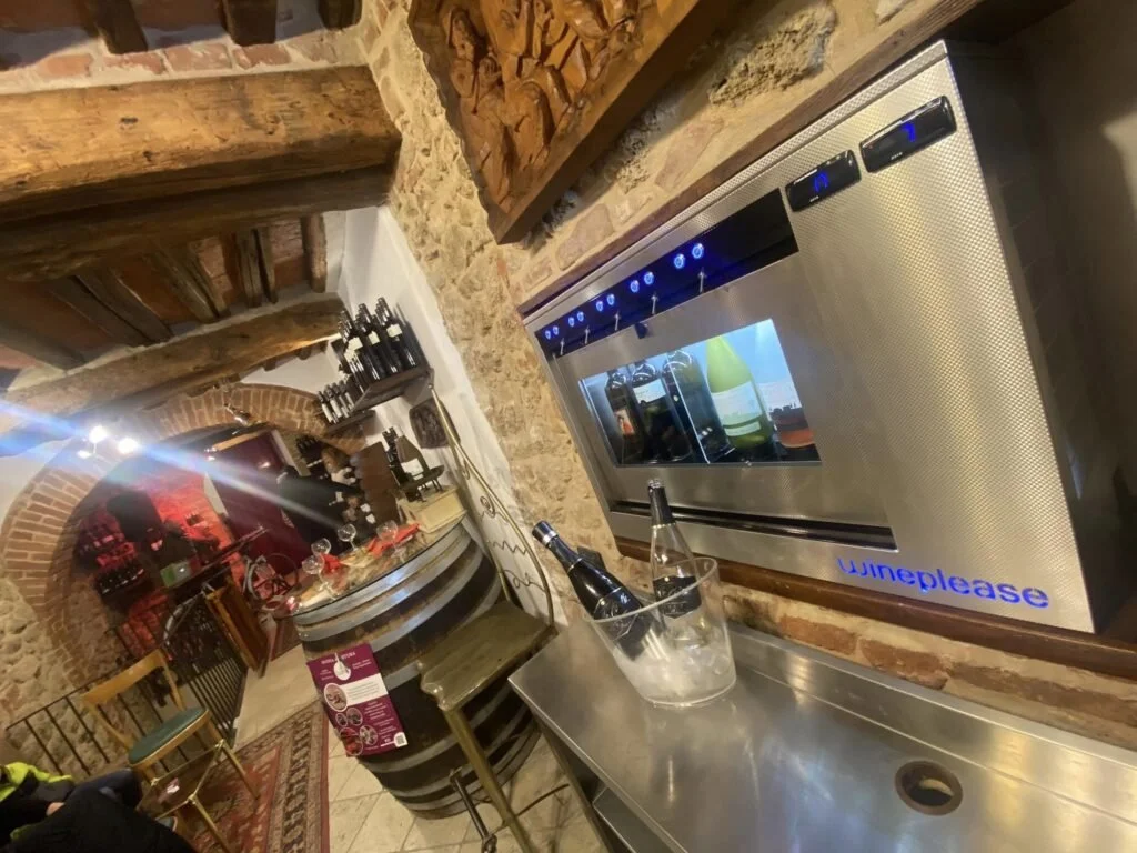 installazioni-wineplease-enodipenser-made-in-tuscany-erogatore-vino8-1024x768.jpg