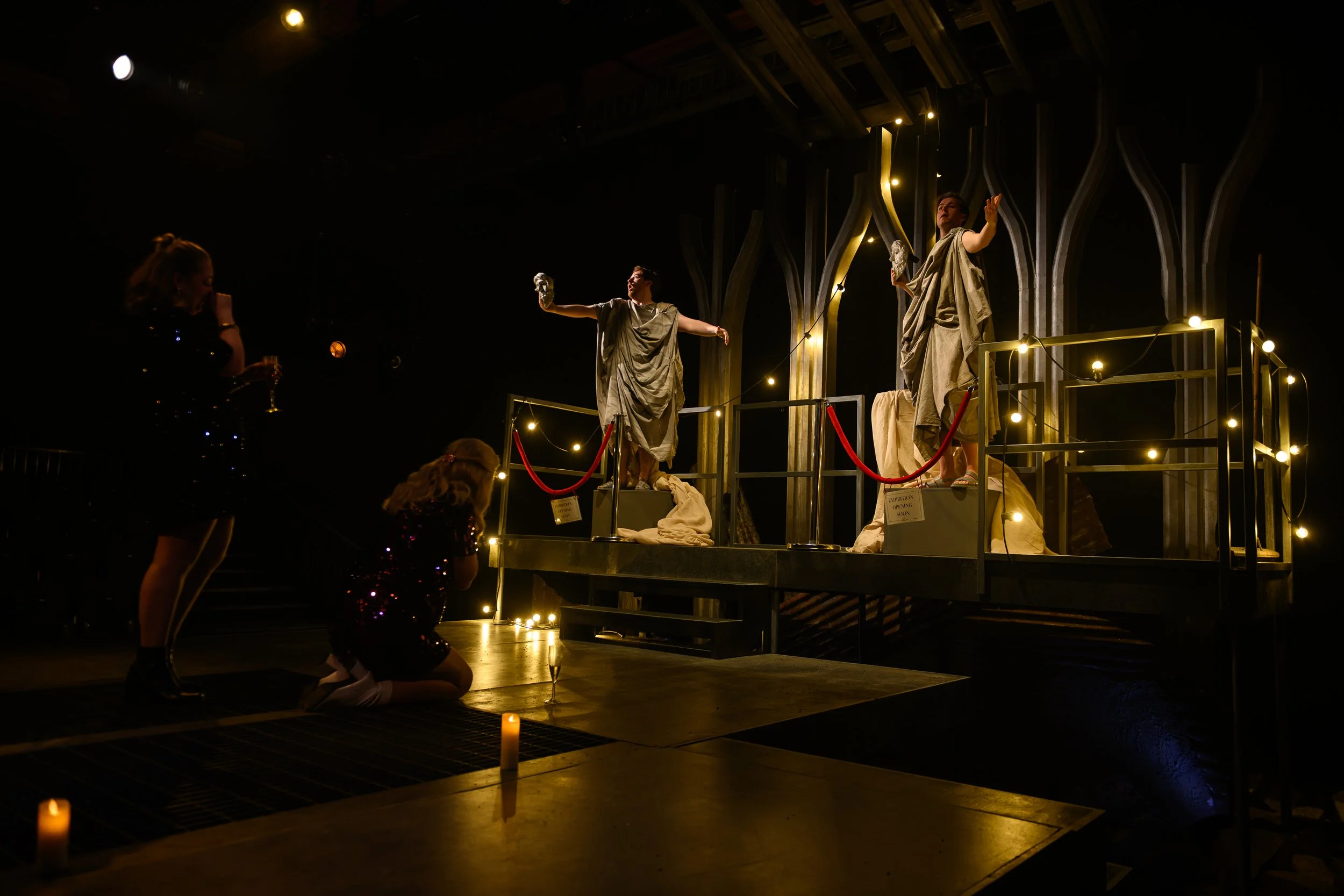 340-(c)-DavidMonteith-Hodge-Photographisepleasecredit-OperaScenesAutumn25-(DMH_2511).jpg