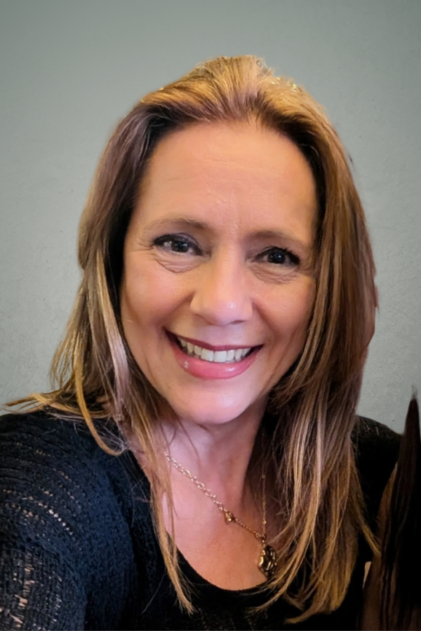 Andrea Scevoli, Licensed Esthetician and Life Coach serving the greater Phoenix AZ area
