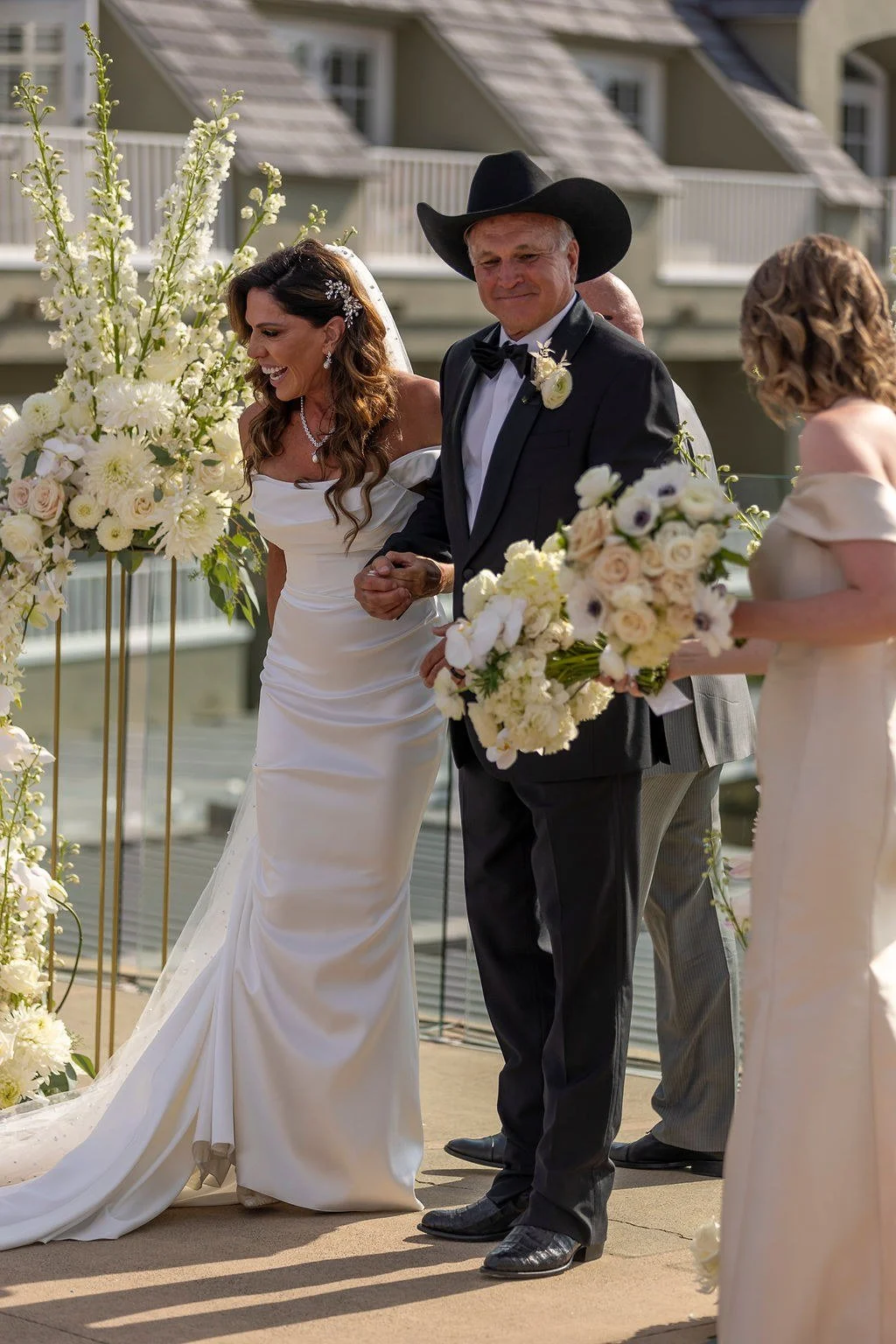 san-diego-wedding-bride-bouquet-aisle-entrance.jpg