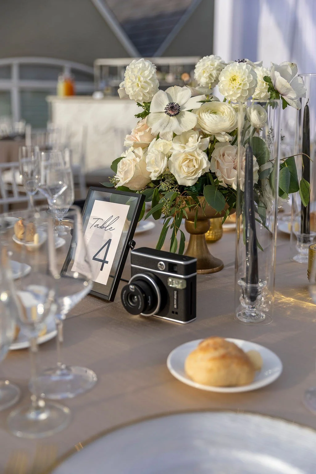 wedding-flowers-san-diego-anemone-centerpiece-table.jpg