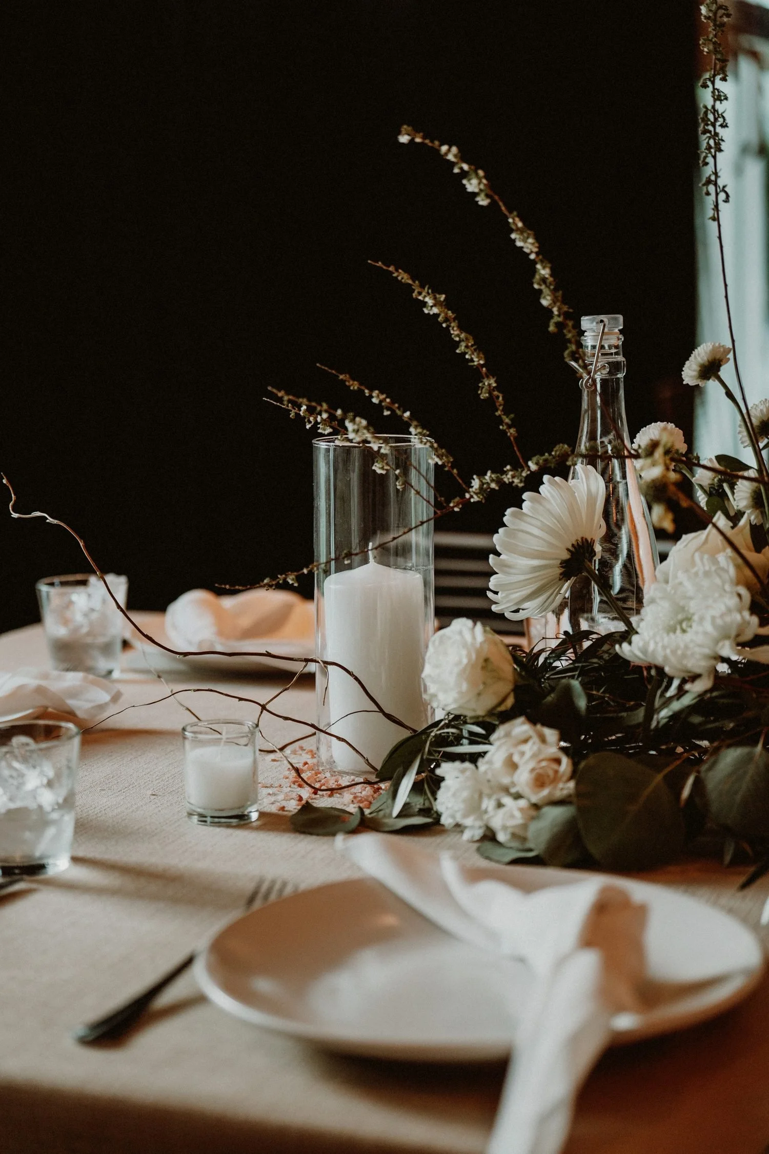 san-diego-wedding-centerpiece-white-daisy-candle.jpg