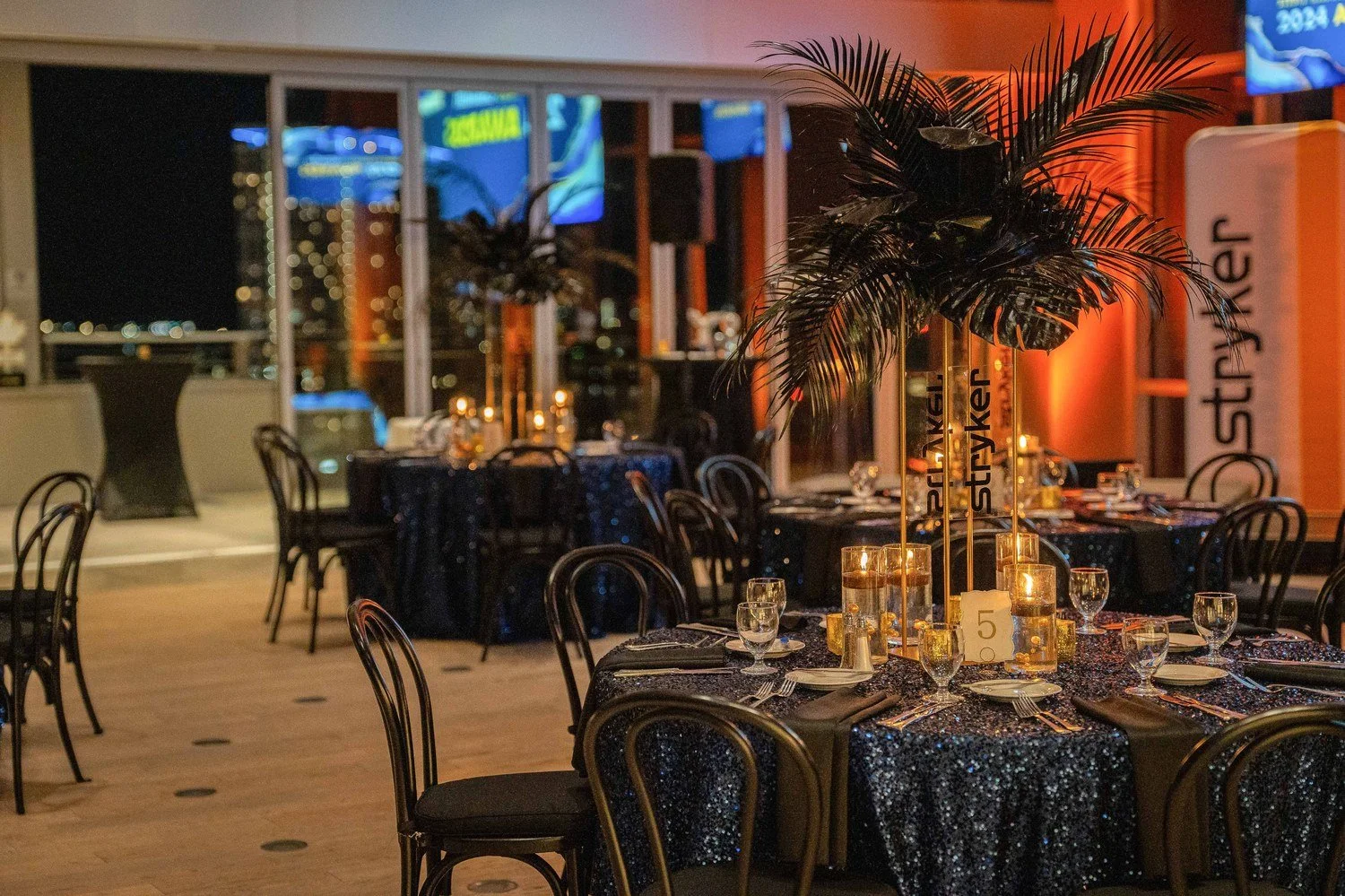 corporate-event-florist-san-diego-tropical-palm-centerpiece.jpg