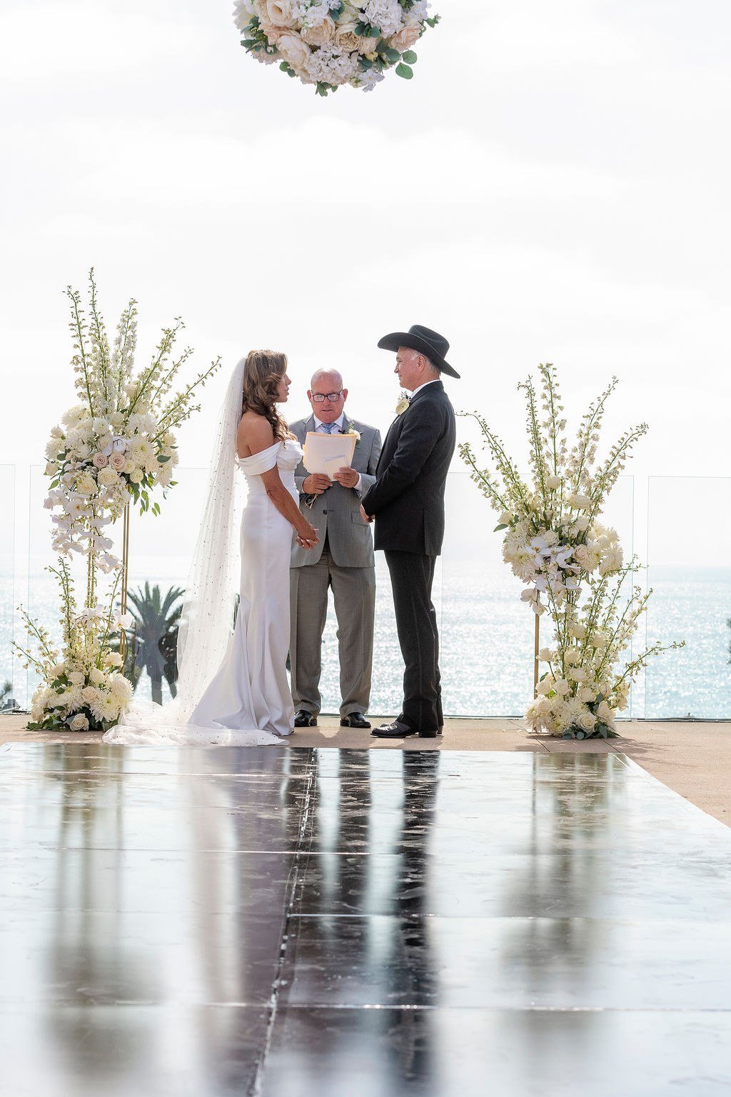 Oceanview wedding ceremony in San Diego