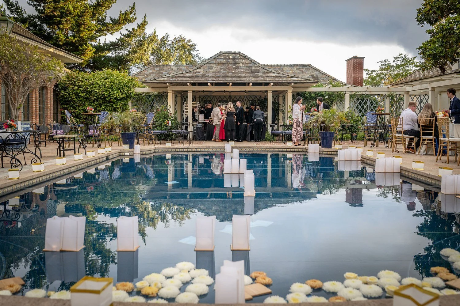 san-diego-wedding-pool-floating-floral-lanterns.jpg