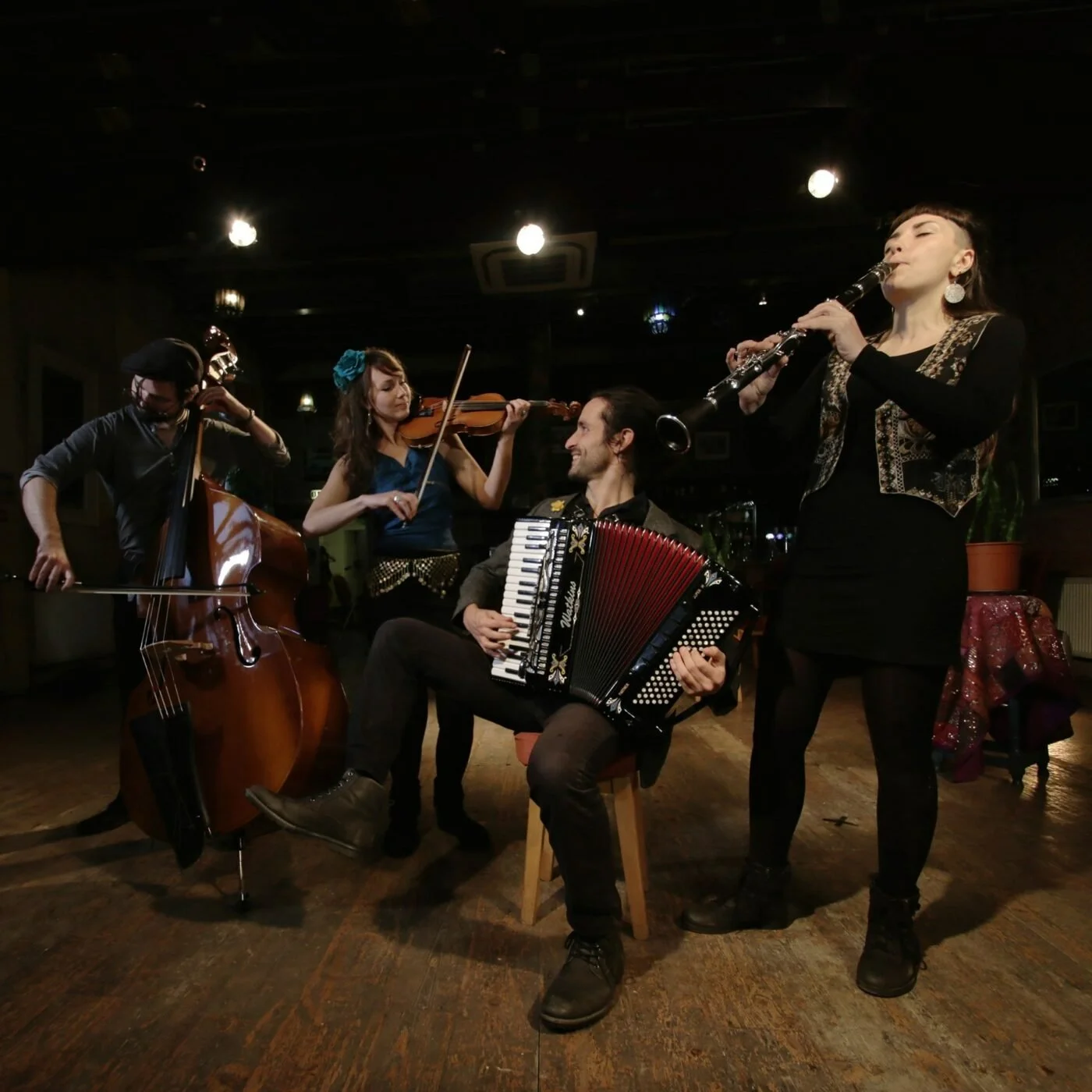 Live music: Opa Rosa