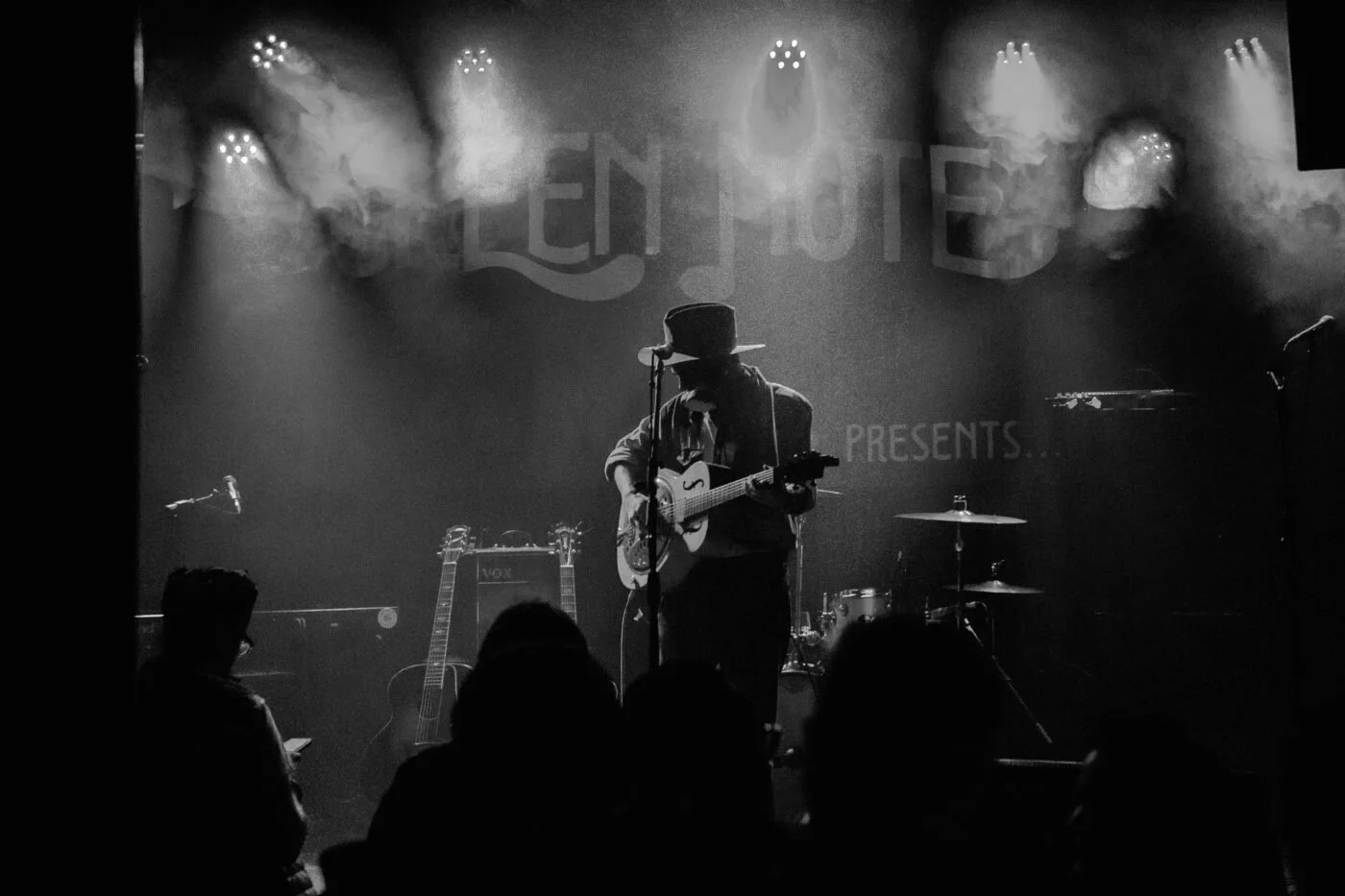 Live music: Joe Strouzer