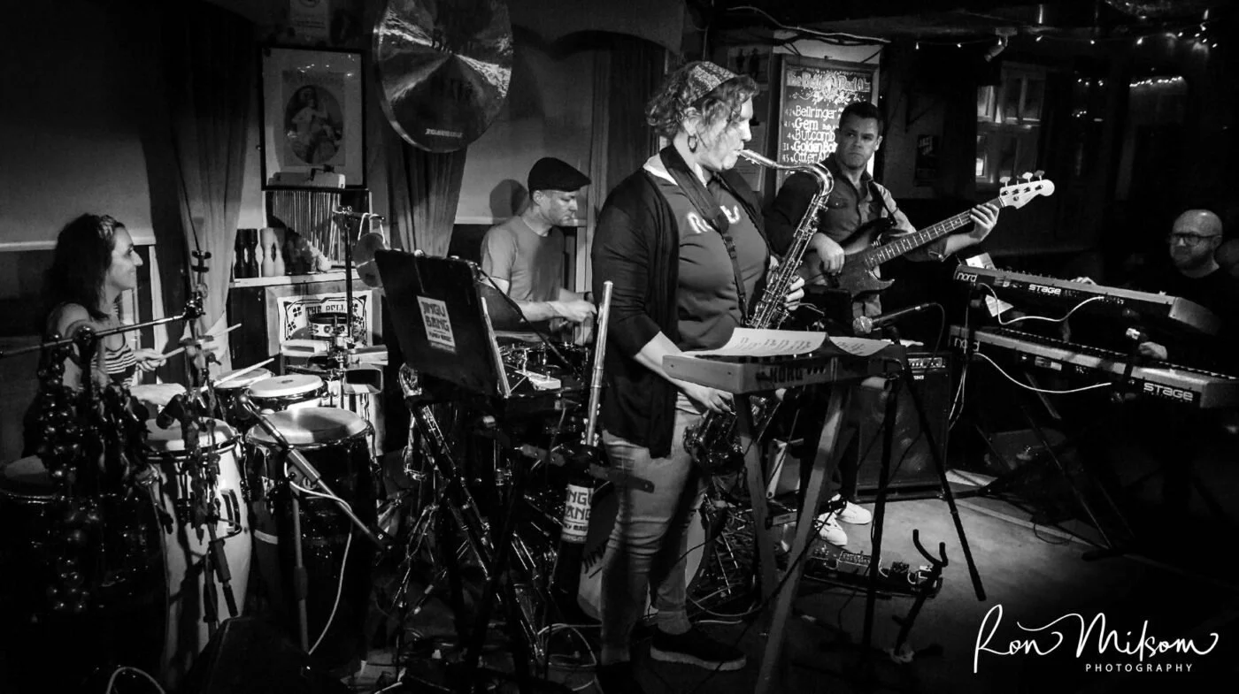 Live music: Jingu Bang