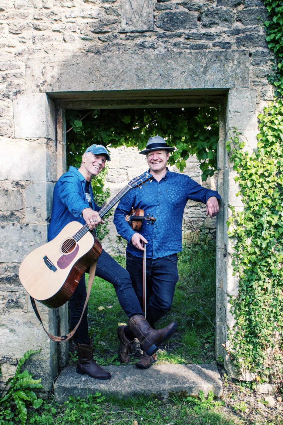 Live Music - Brooks Williams & Aaron Catlow