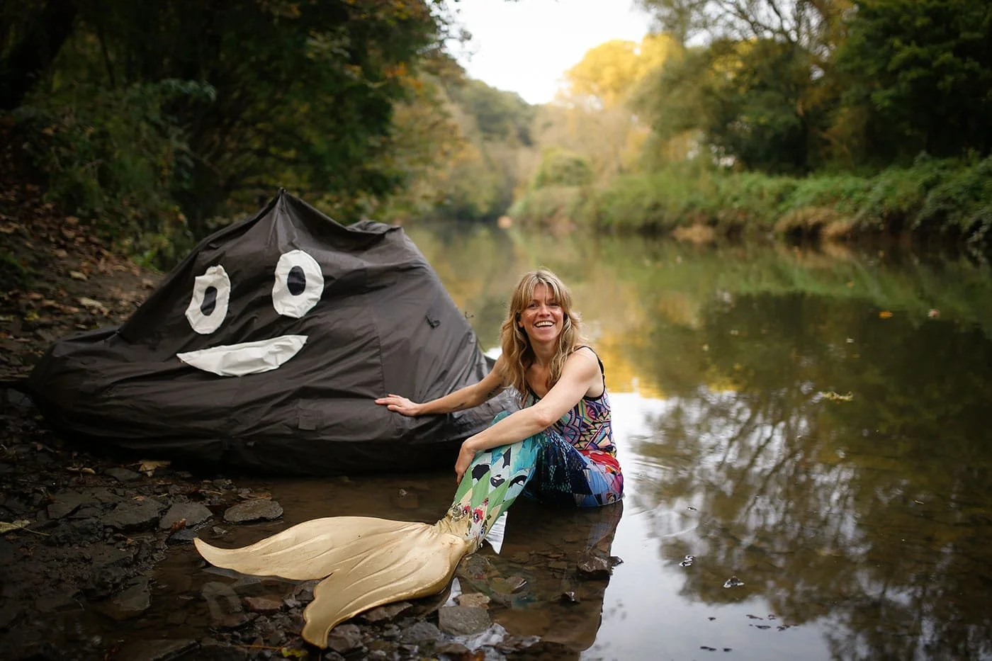 THE MERMAID, THE OTTER AND THE BIG POO