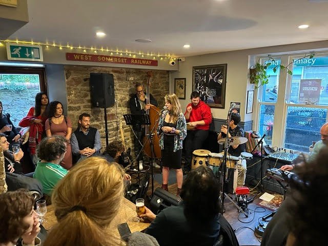 Live Music - Zubieta And The Suaves