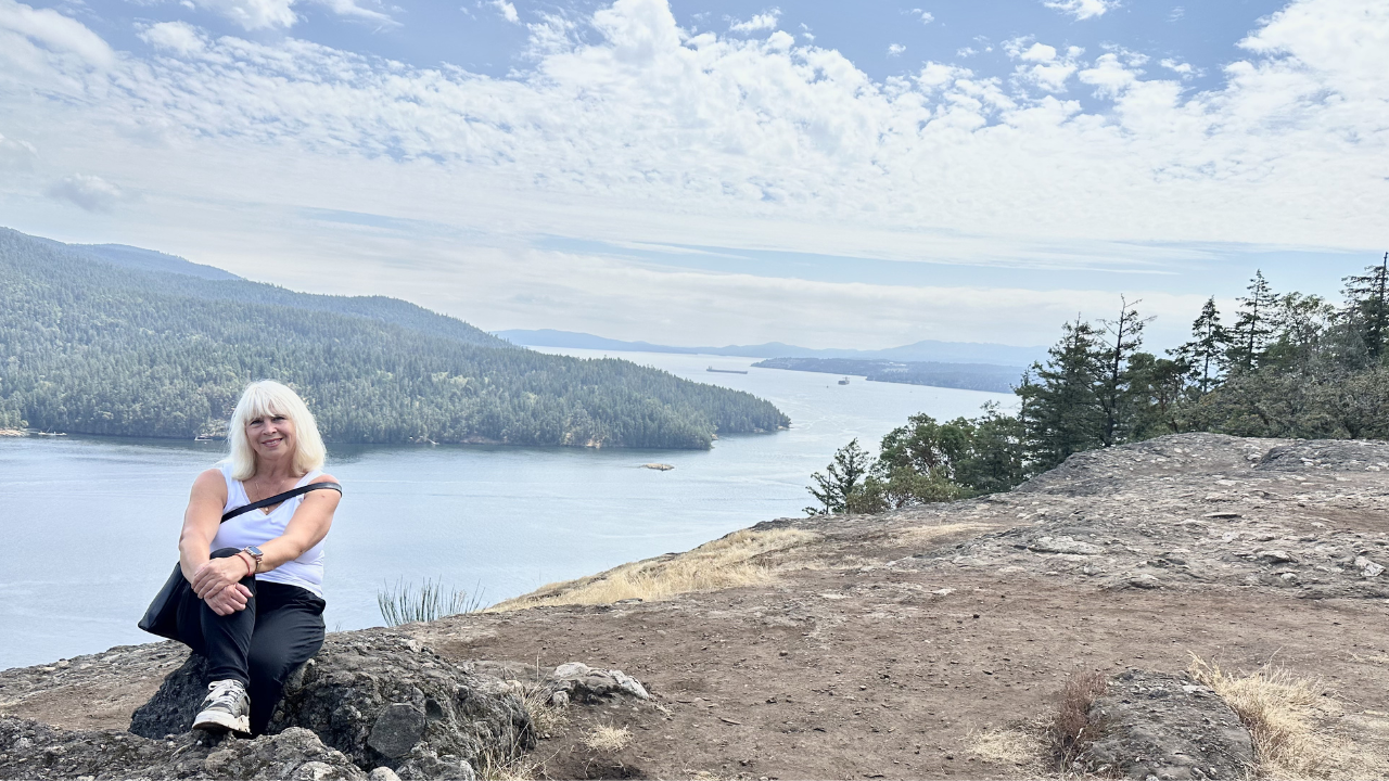 "Stoney Hill Regional Park"
Scenic hilltop park with panoramic views, hiking trails, and picnic areas. Great for sunset views. 15 minutes away.