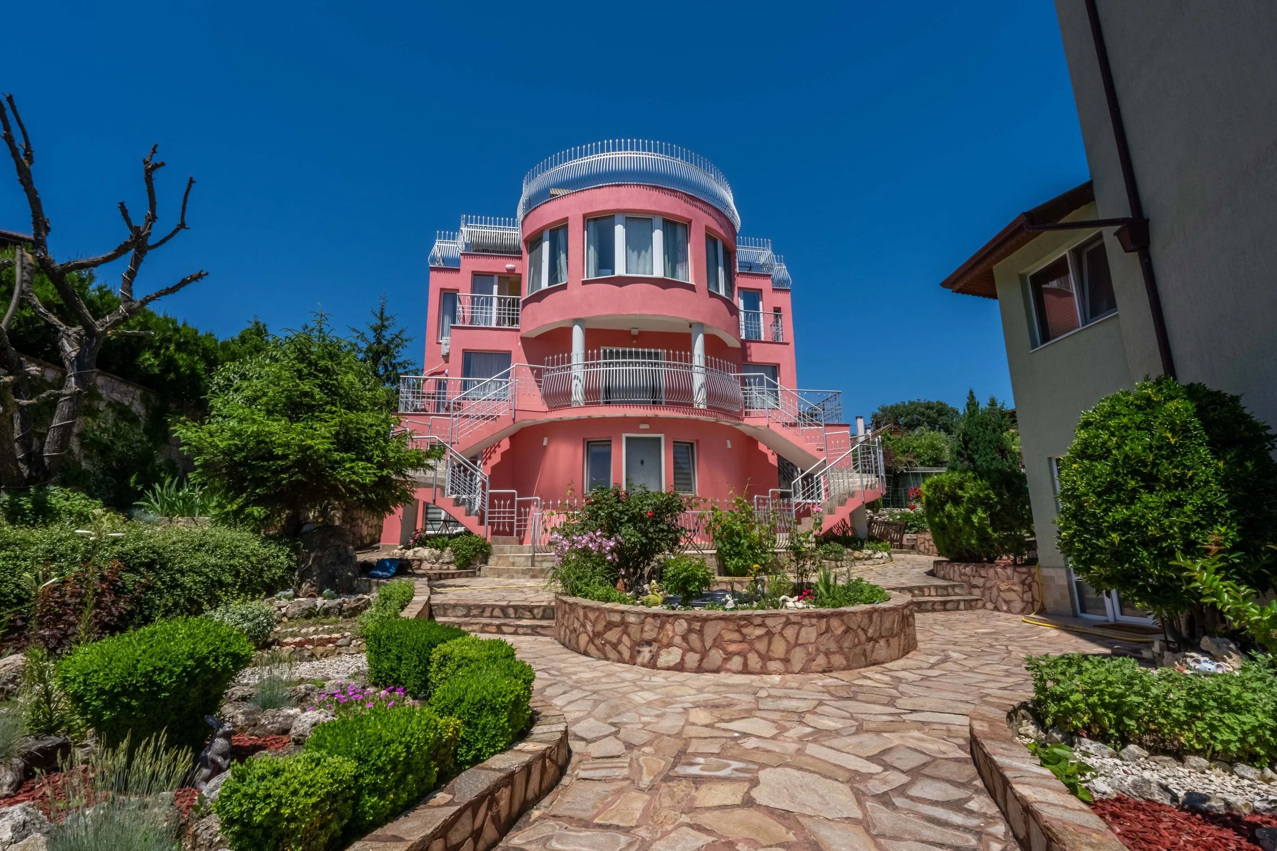 Vila-3.jpg
