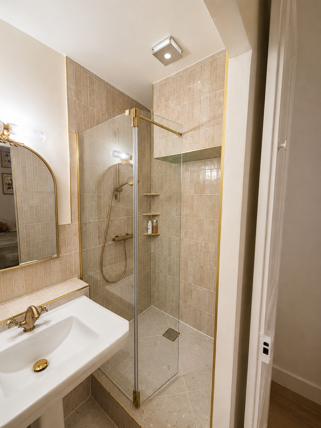 RomanticBath04.png