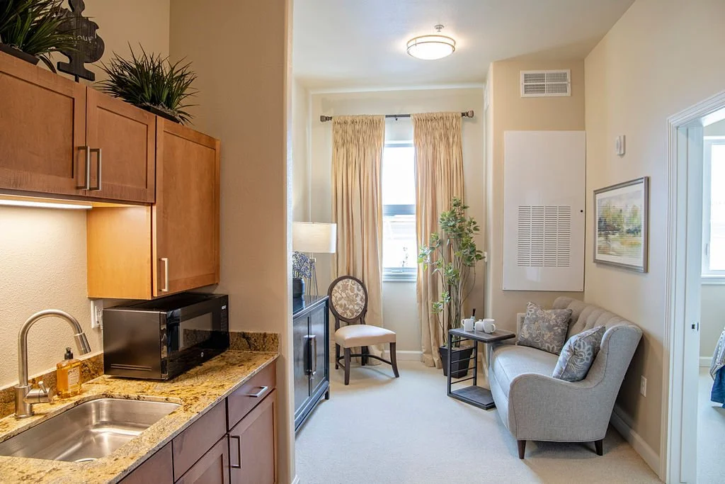 1bdr_kitchen_living_room_IMG_0249_CC2-HDRlr.jpg