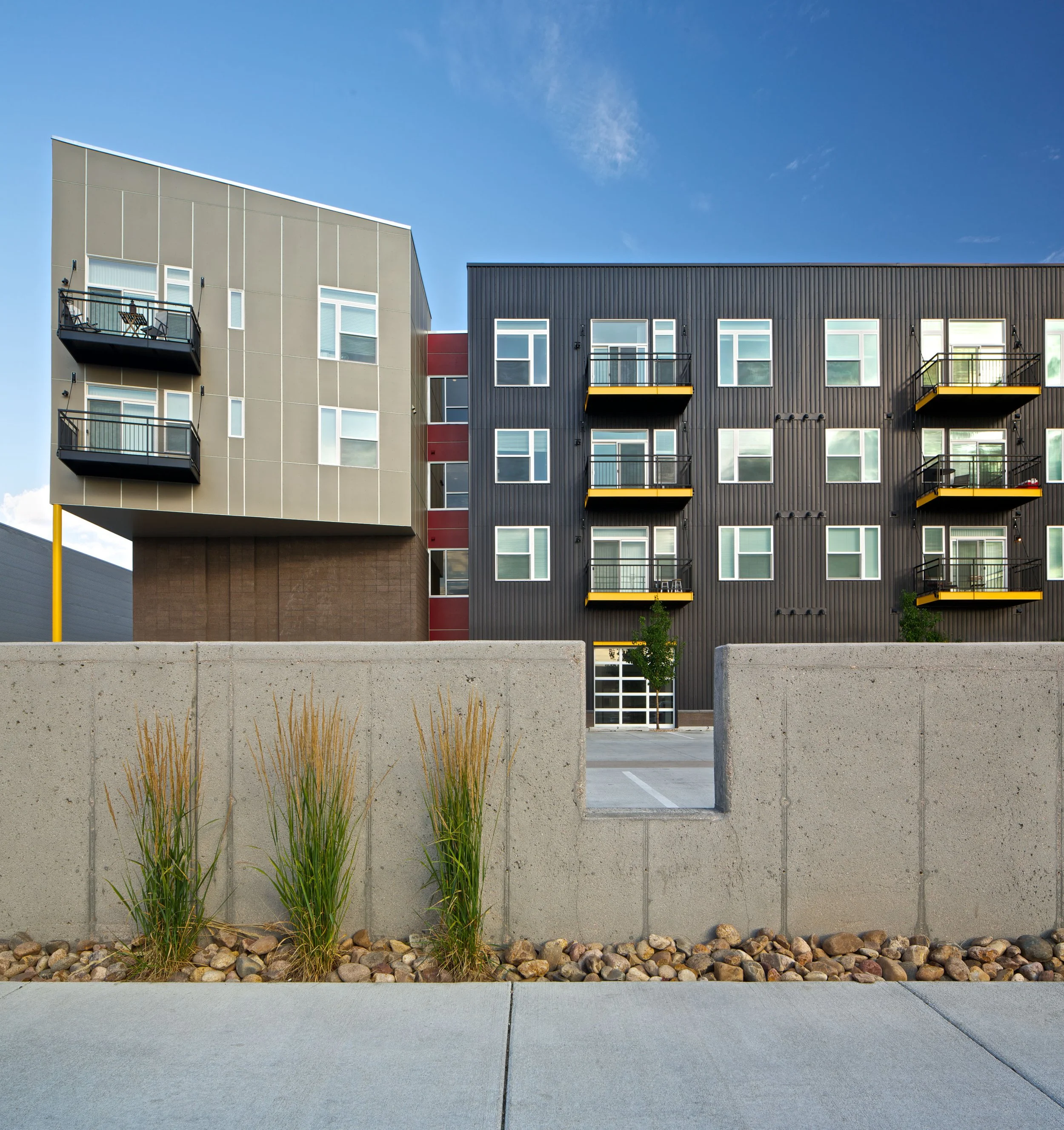 Block32_SidewalkWall.jpg