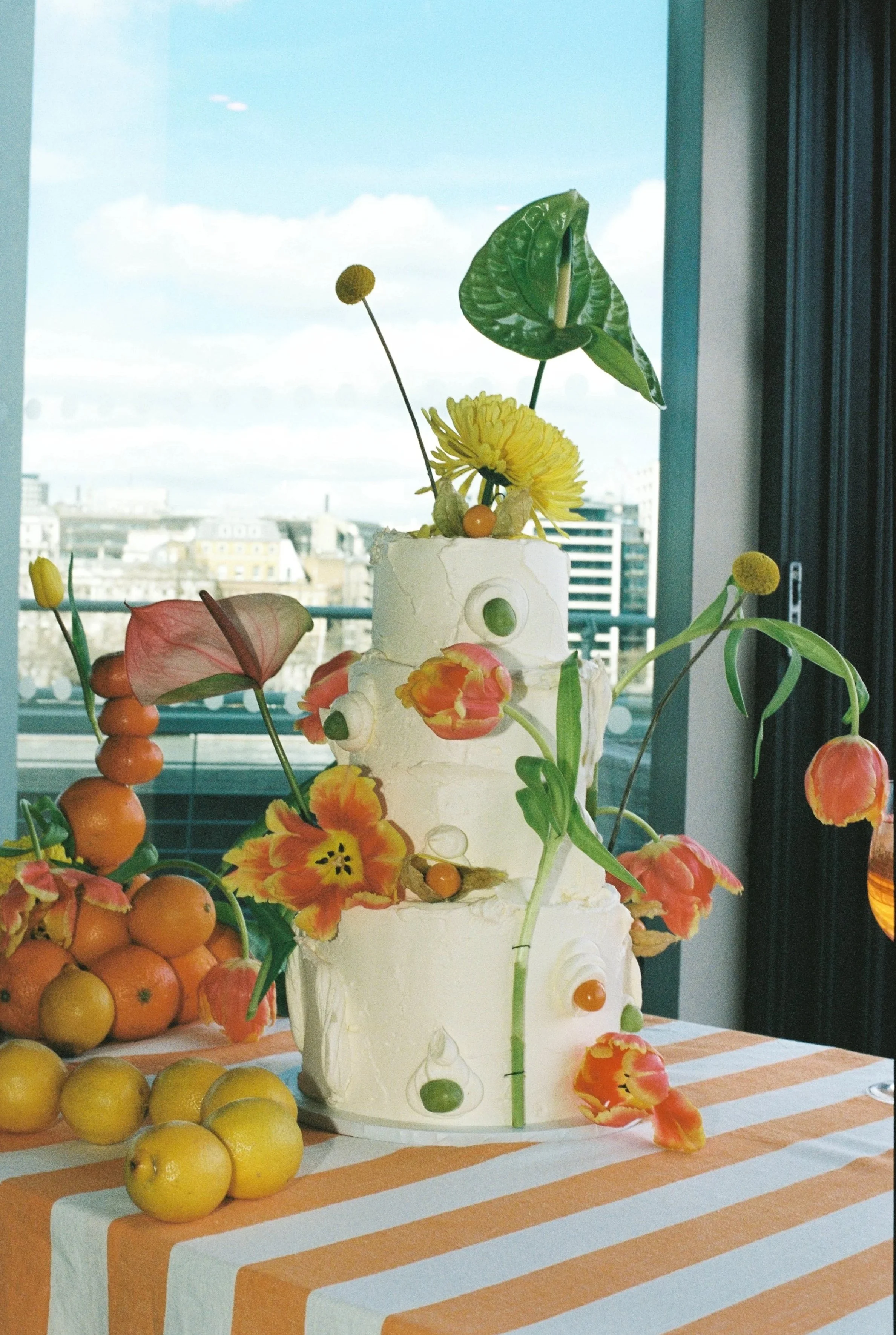 nuun | creative contemporary cakes