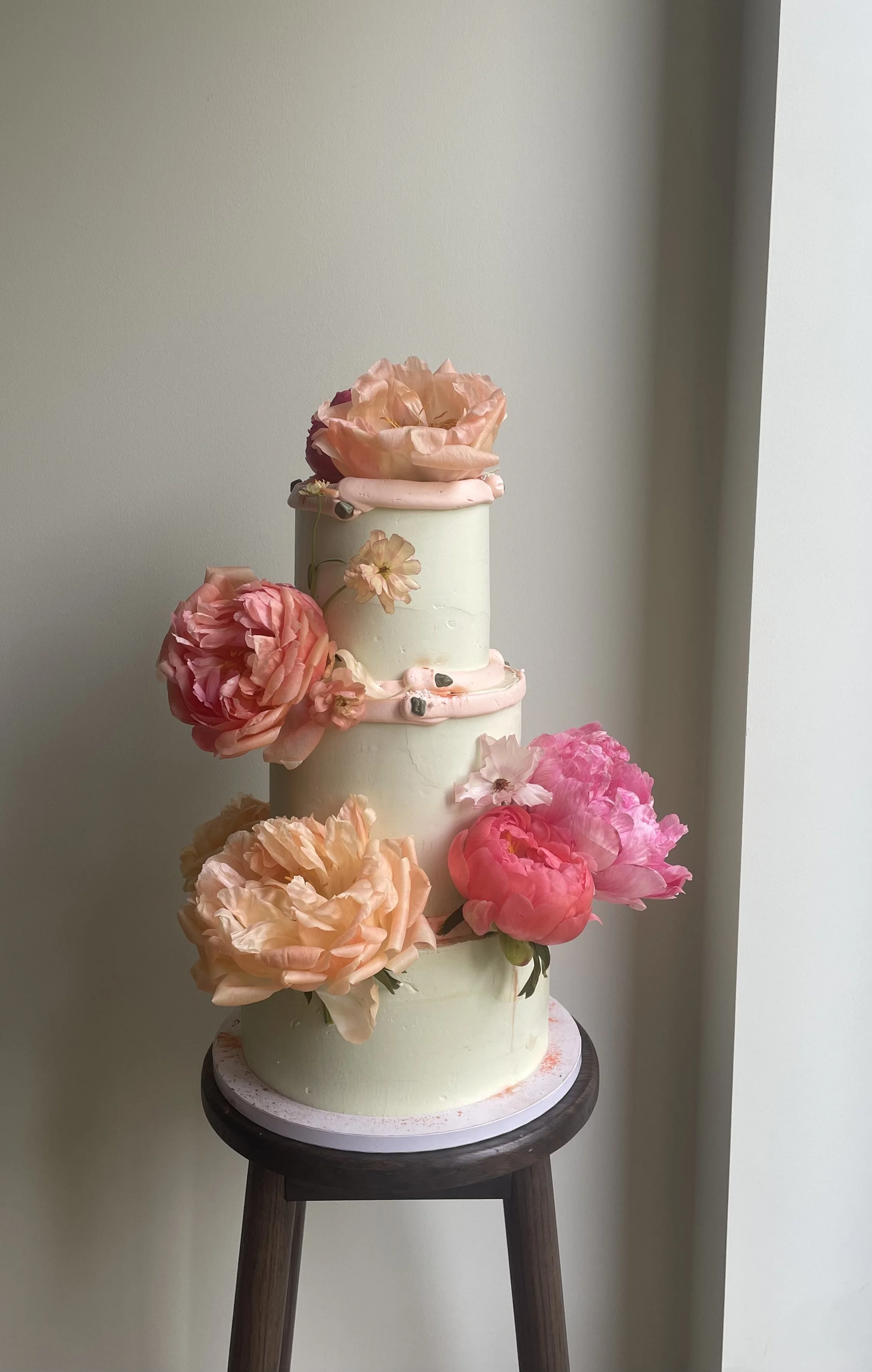 nuun | creative contemporary cakes