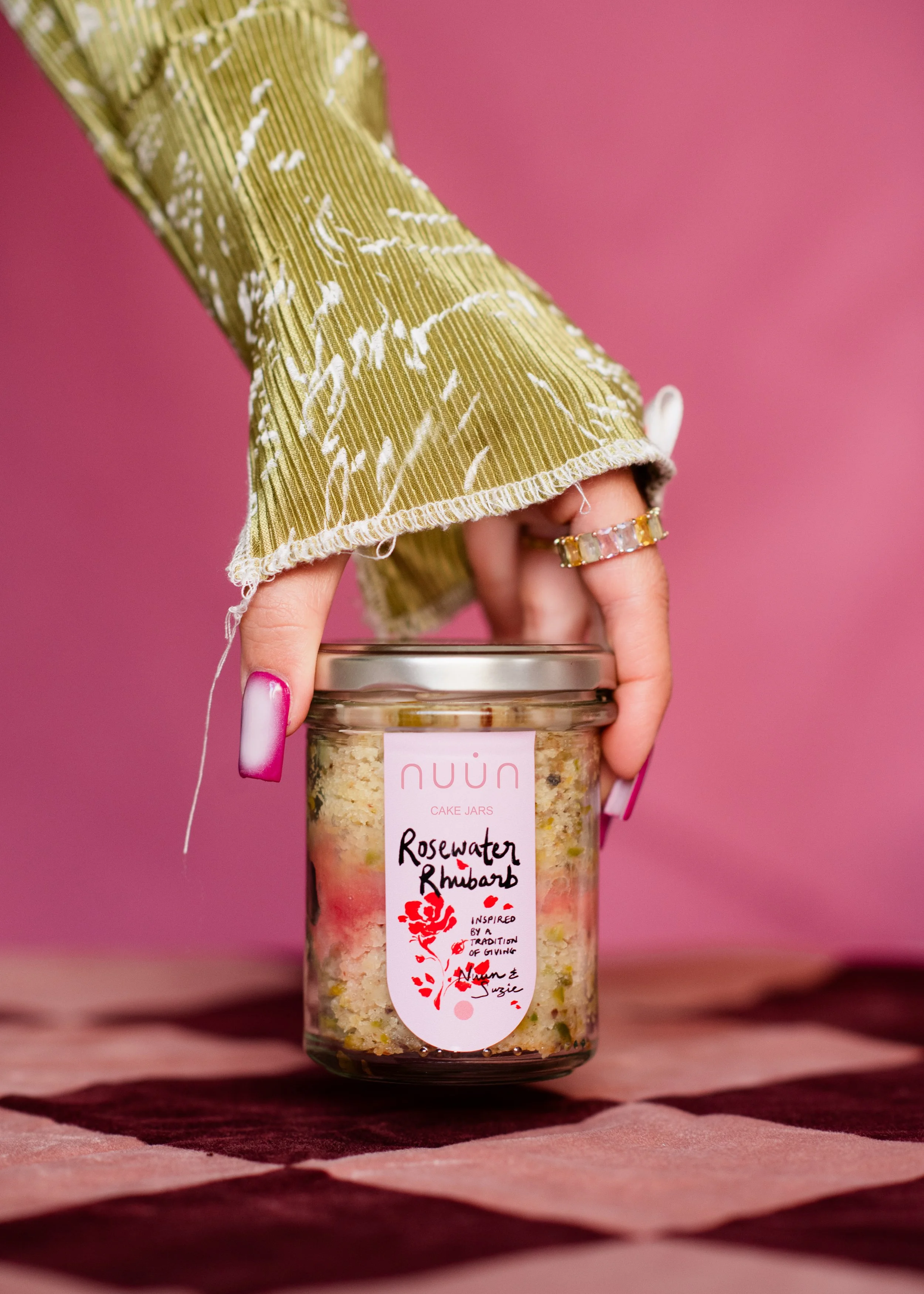 nuun | creative contemporary cakes