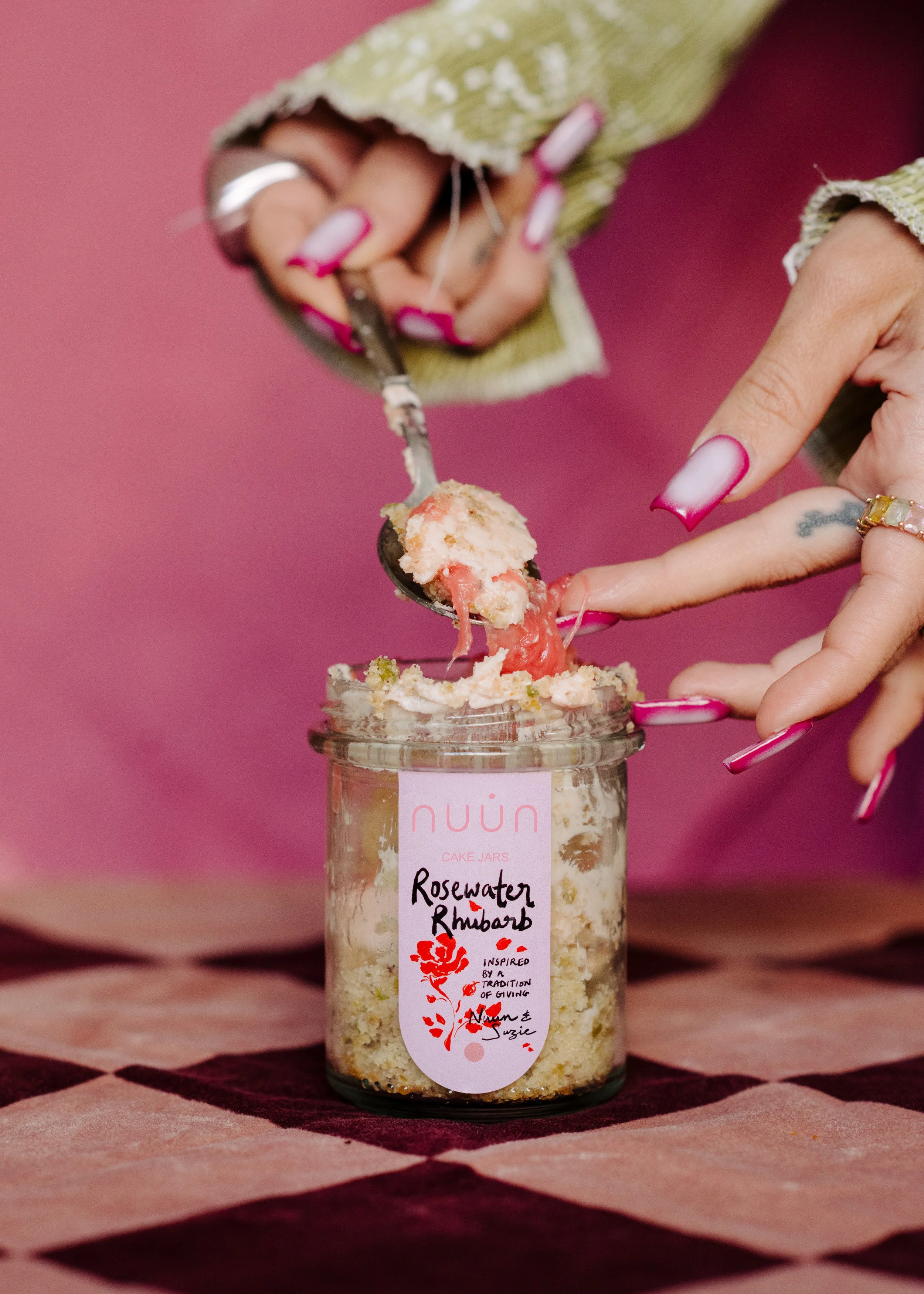 nuun | creative contemporary cakes