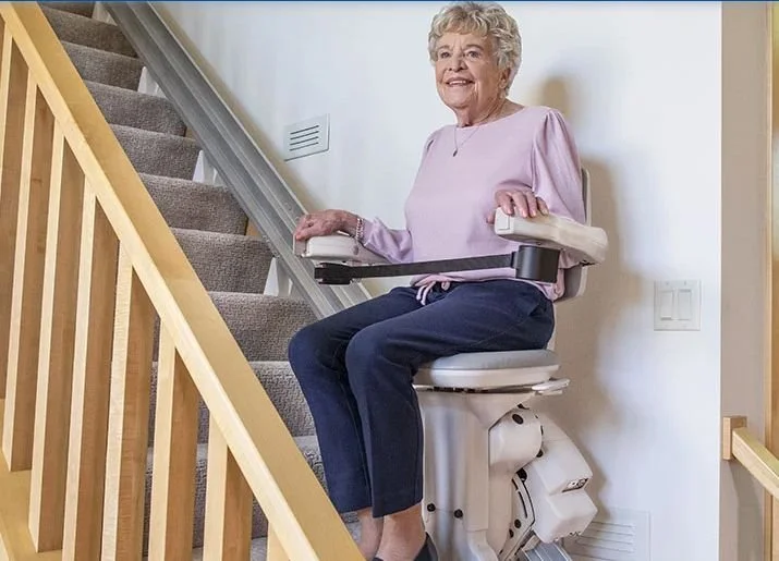 Top 5 Reasons to Install a Stairlift Instead of Moving