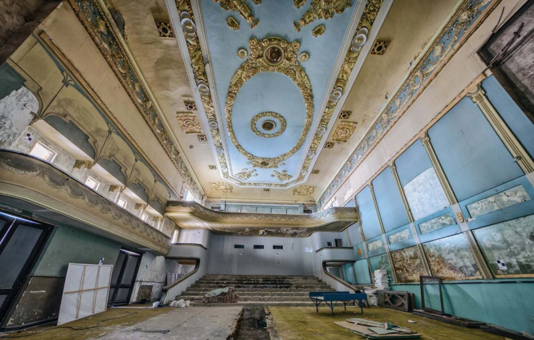 cinema apollo tbilisi.jpg