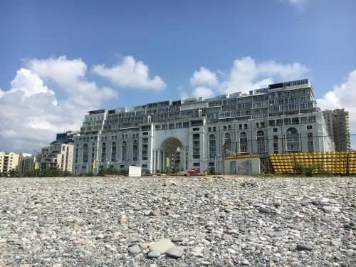 Magnolia building. Batumi, Georgia.jpg