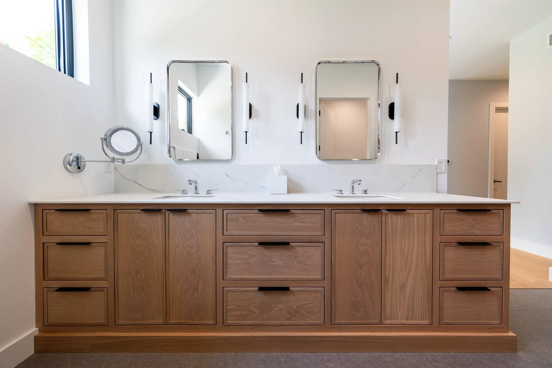shp25032_Mellot_MasterBath_12530-HDR-Edit.jpg