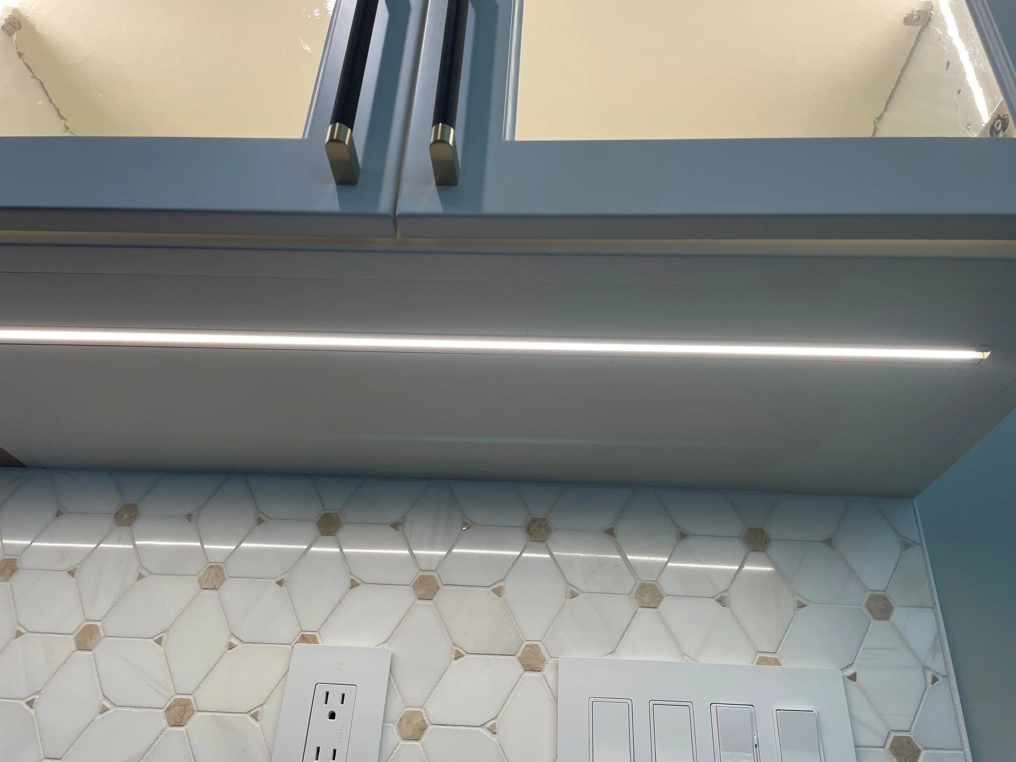 Under Cabinet Lighting.jpg