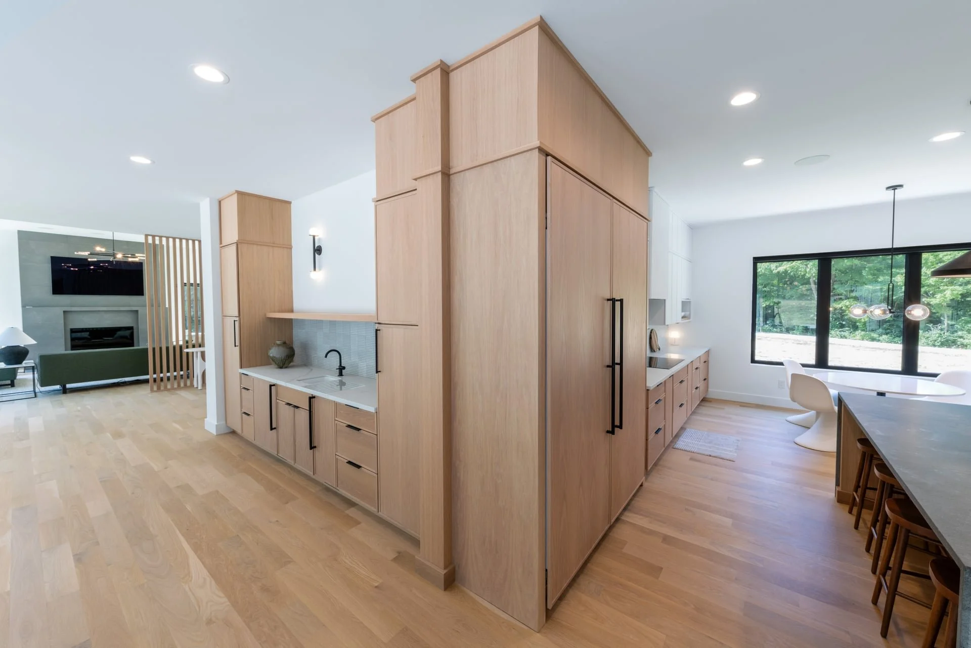shp25032_Mellot_KitchenCorner_12383-HDR-Edit.jpg
