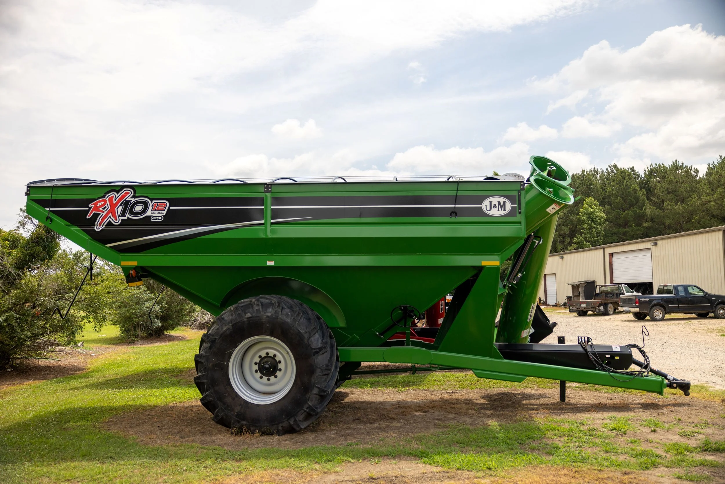 J&M X10 1212 SD Gravity Wagon