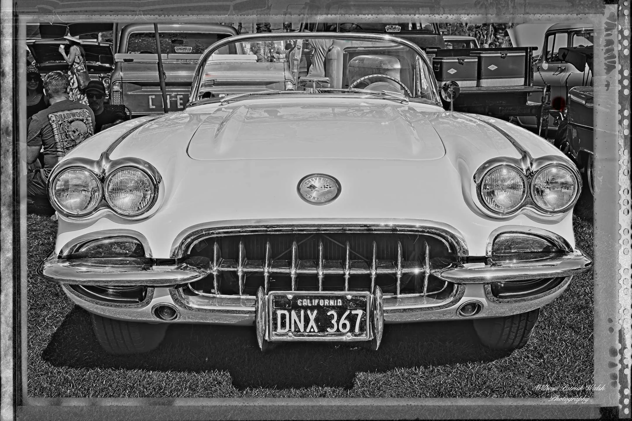 White Vette Grill (B&W) (12x18)