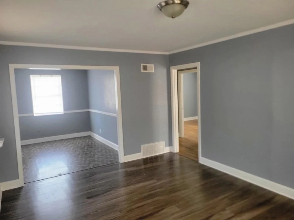 1570 Rebecca St - 1.jpg