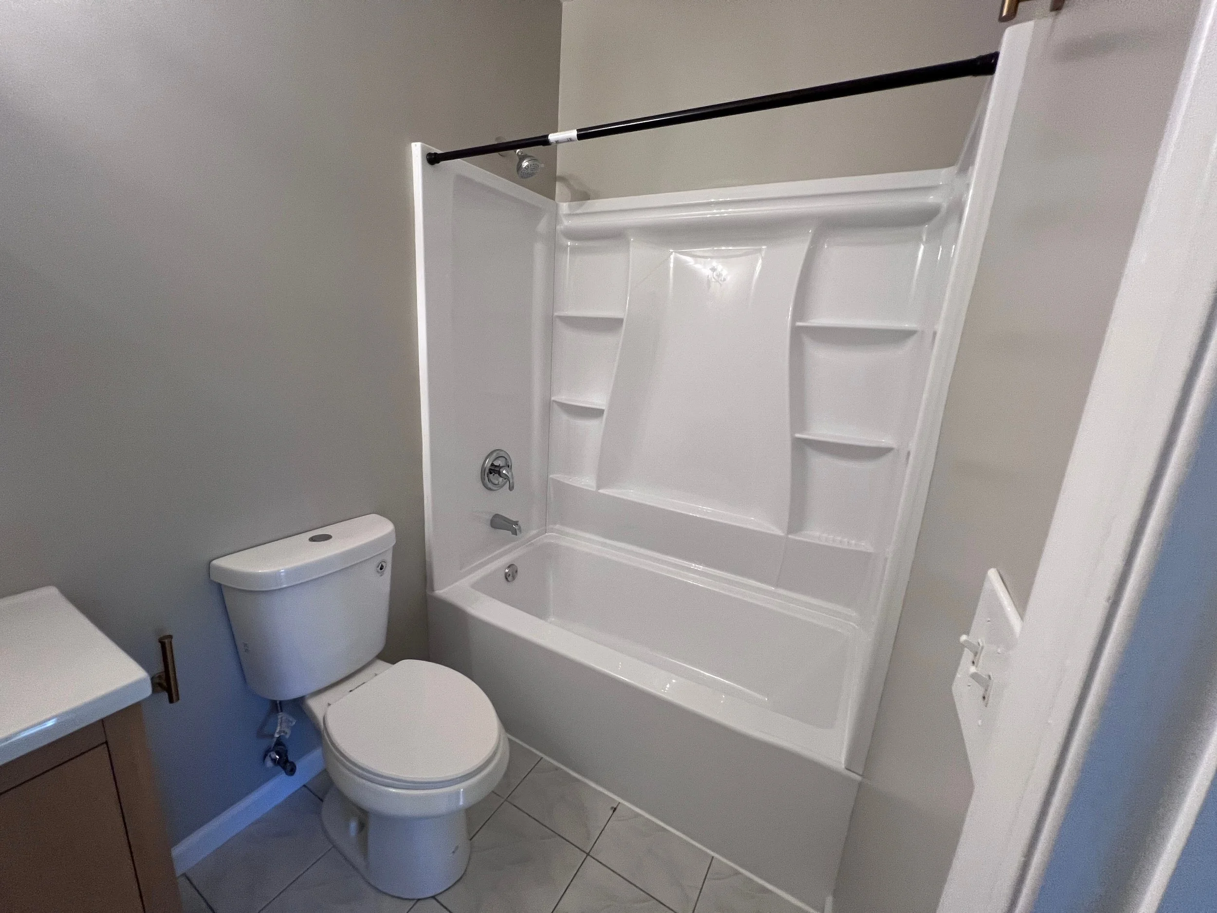 441 Manville Rd Unit 4 - 10.jpeg