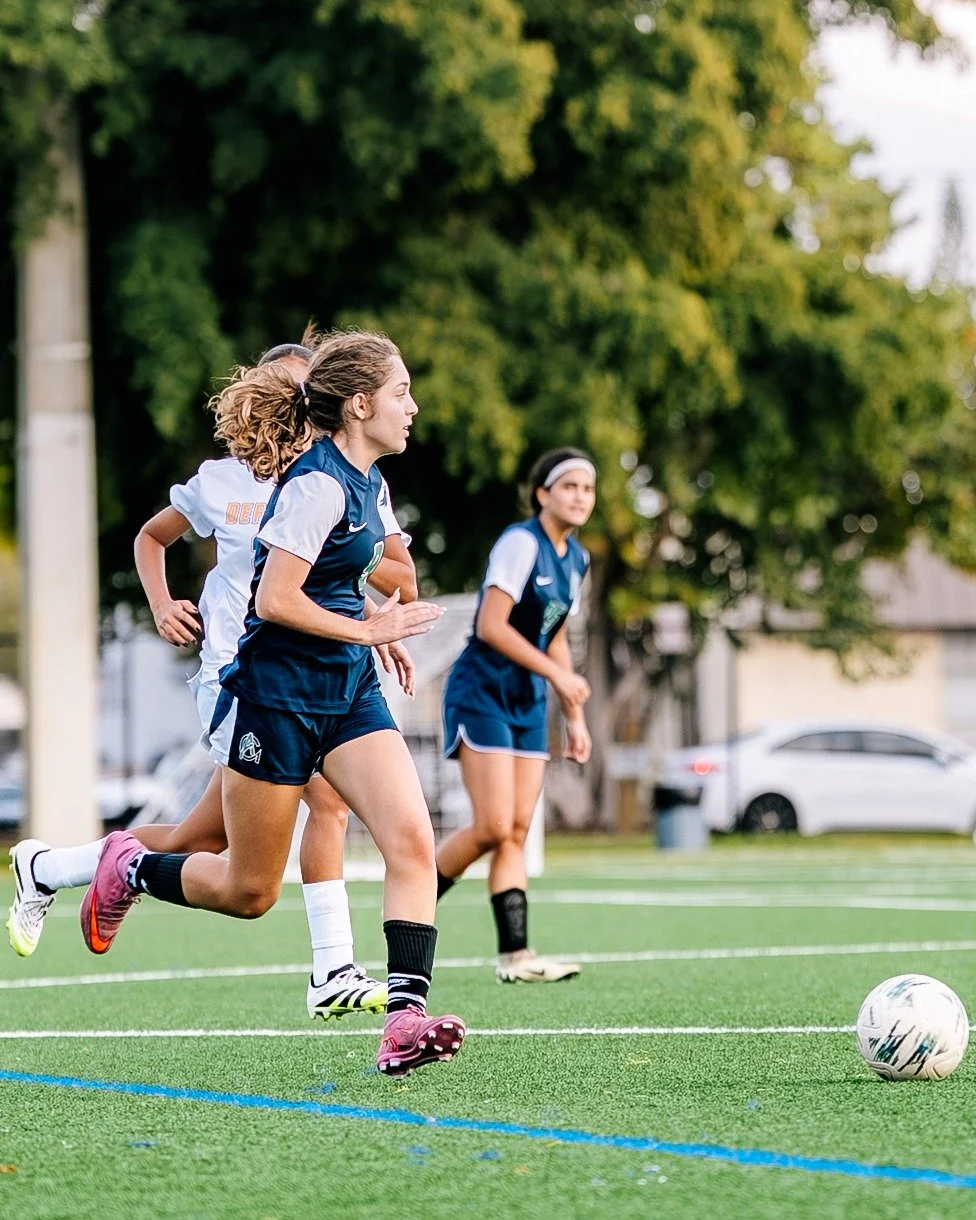 ⚽ «LADY SHARKS» ГОТОВЫ ВЫЙТИ НА ПОЛЕ!

Официально опубликован расписание матчей школьной женской футбольной команды на сезон 2026–2027! 🦈🤍

📅 Первый матч: 29 октября в 17:00 против «Calvary Christian» (выездной матч — предсезонный).

Сохраните расписание, соберите друзей, и