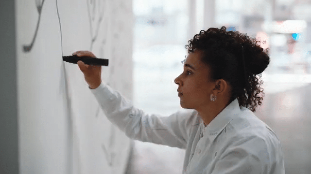 Samsung: Galaxy Note, Knowing Better