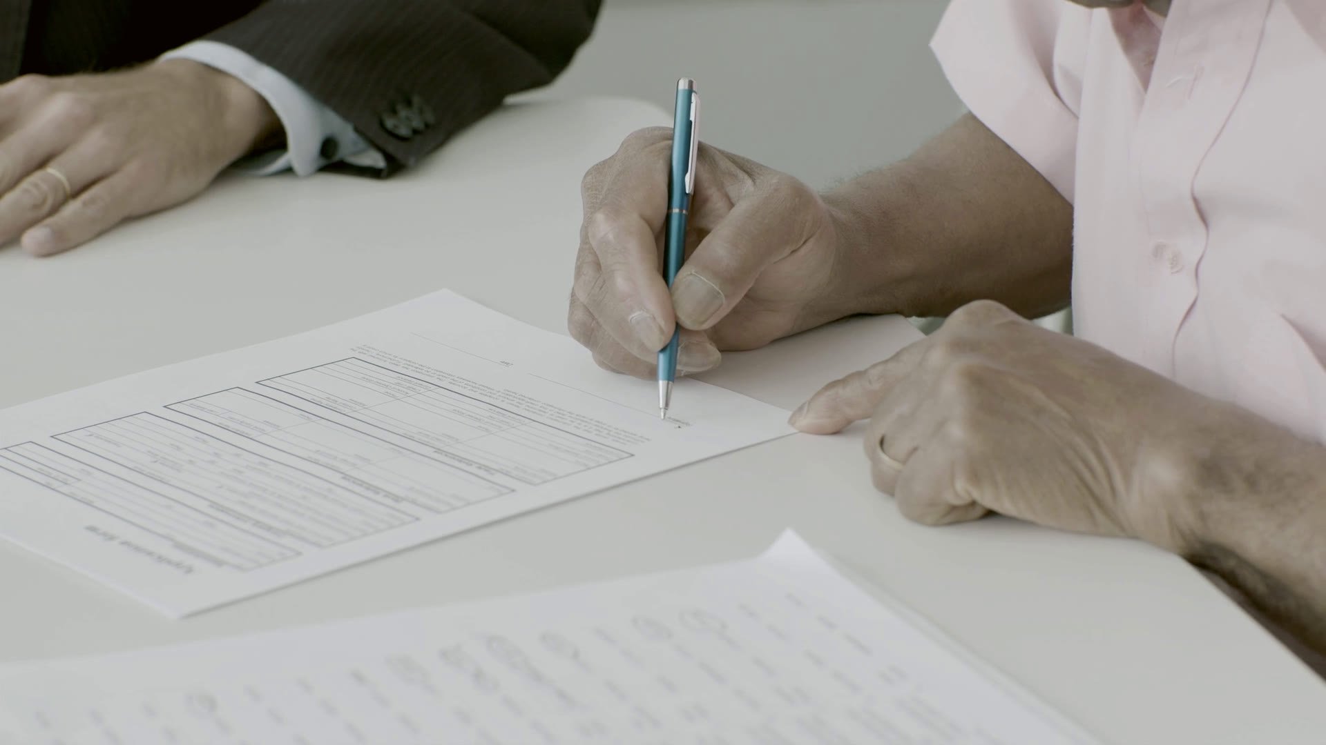 hero-signing-poster_pexels-8440326.jpg