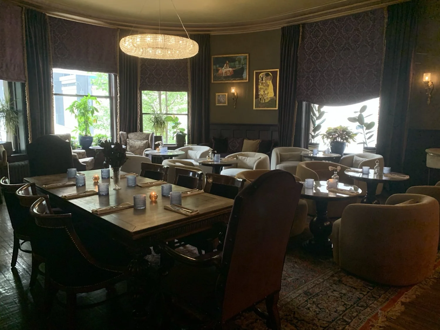 The room under the chandelier