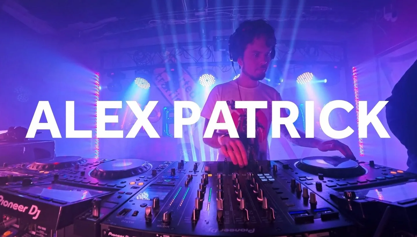 Ofcourse, there had to be some problems and unfortunately the audio recording failed for the last 3 hours but, keep your eyes peeled because we do have some of the fantastic sets recorded! Where do people prefer listening/watching things!