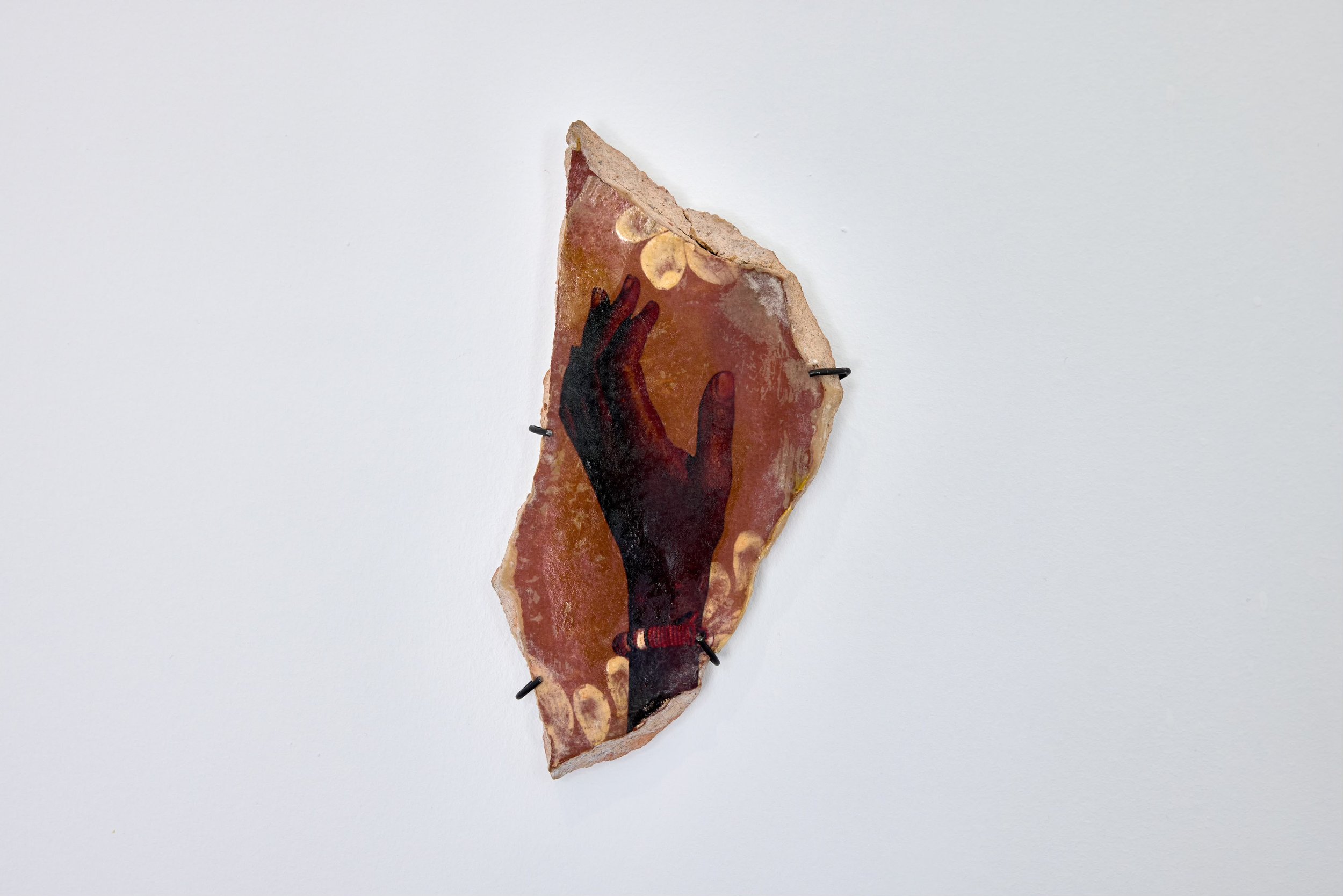 Onde o Saber Reside (Where Knowledge Resides), 2026 Photo transfer on ceramic 7 × 3 in.