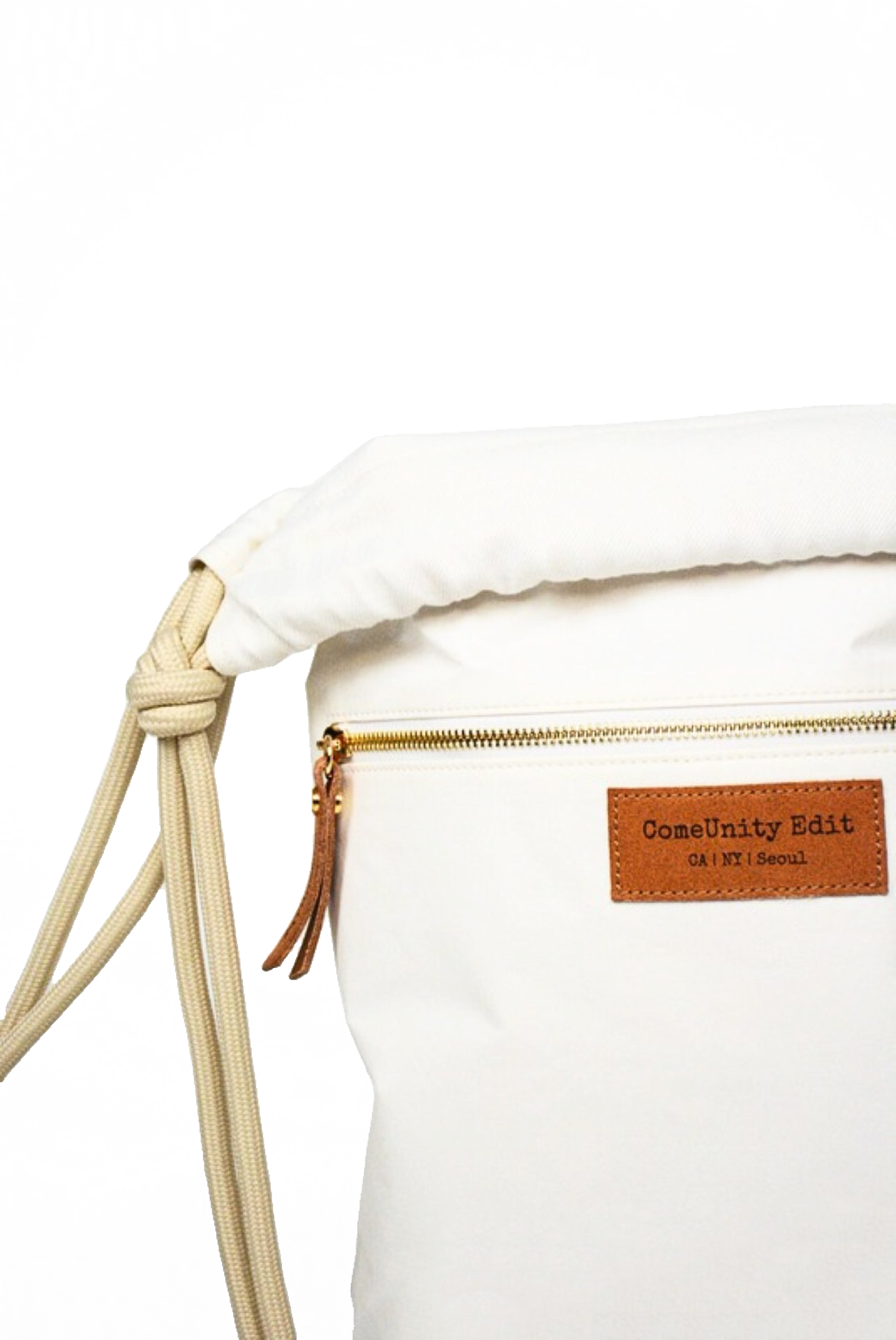 edit-whitebackpack_close-sidecrop.png (Copy)