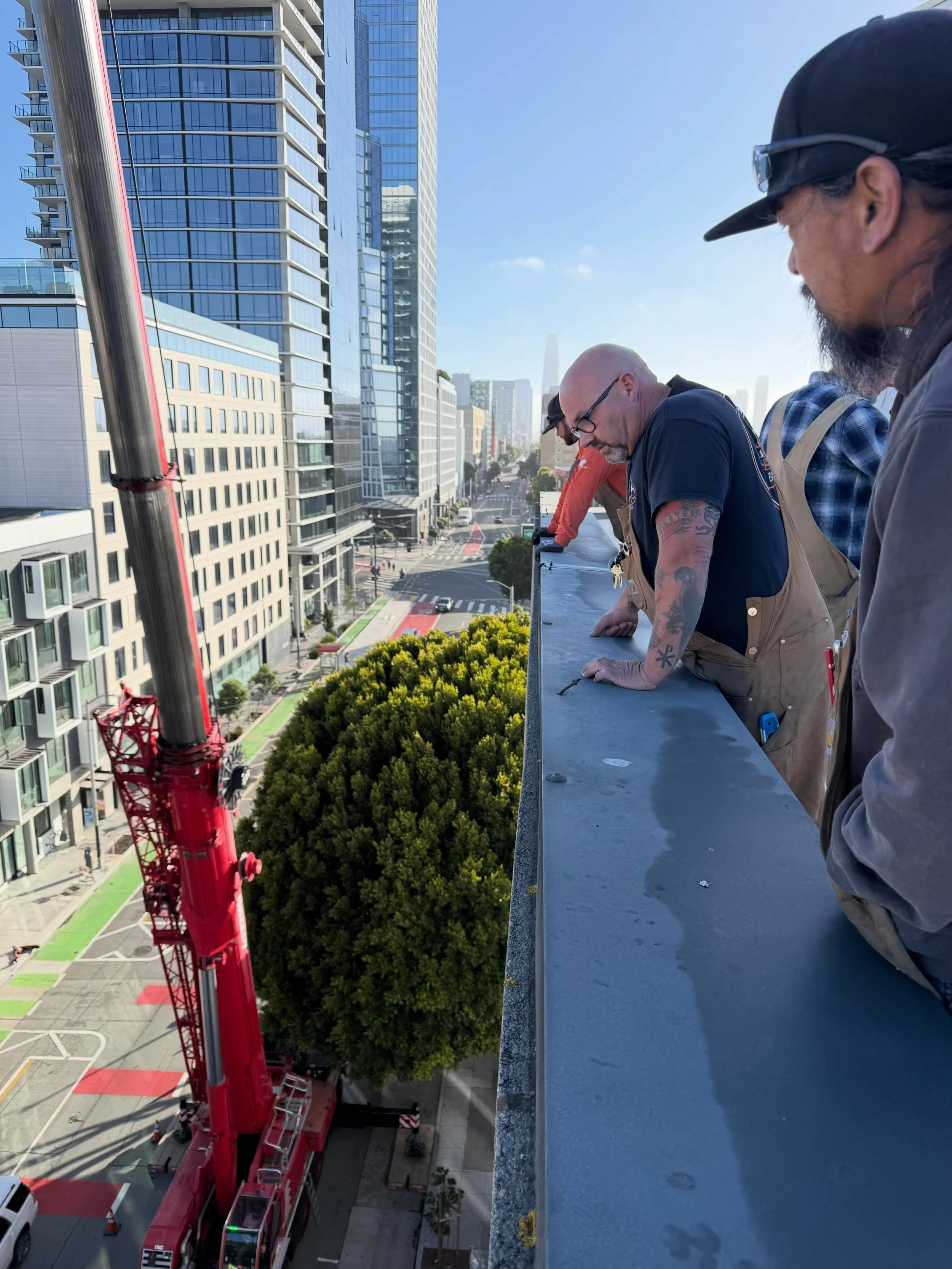 Another successful morning with @sheedycrane at 1650 Mission St., removing the old tower and landing the new one. We are working on the #piping connections now.  @sheedycrane #arbmechanical #hvac #fireprotection #weekendwork