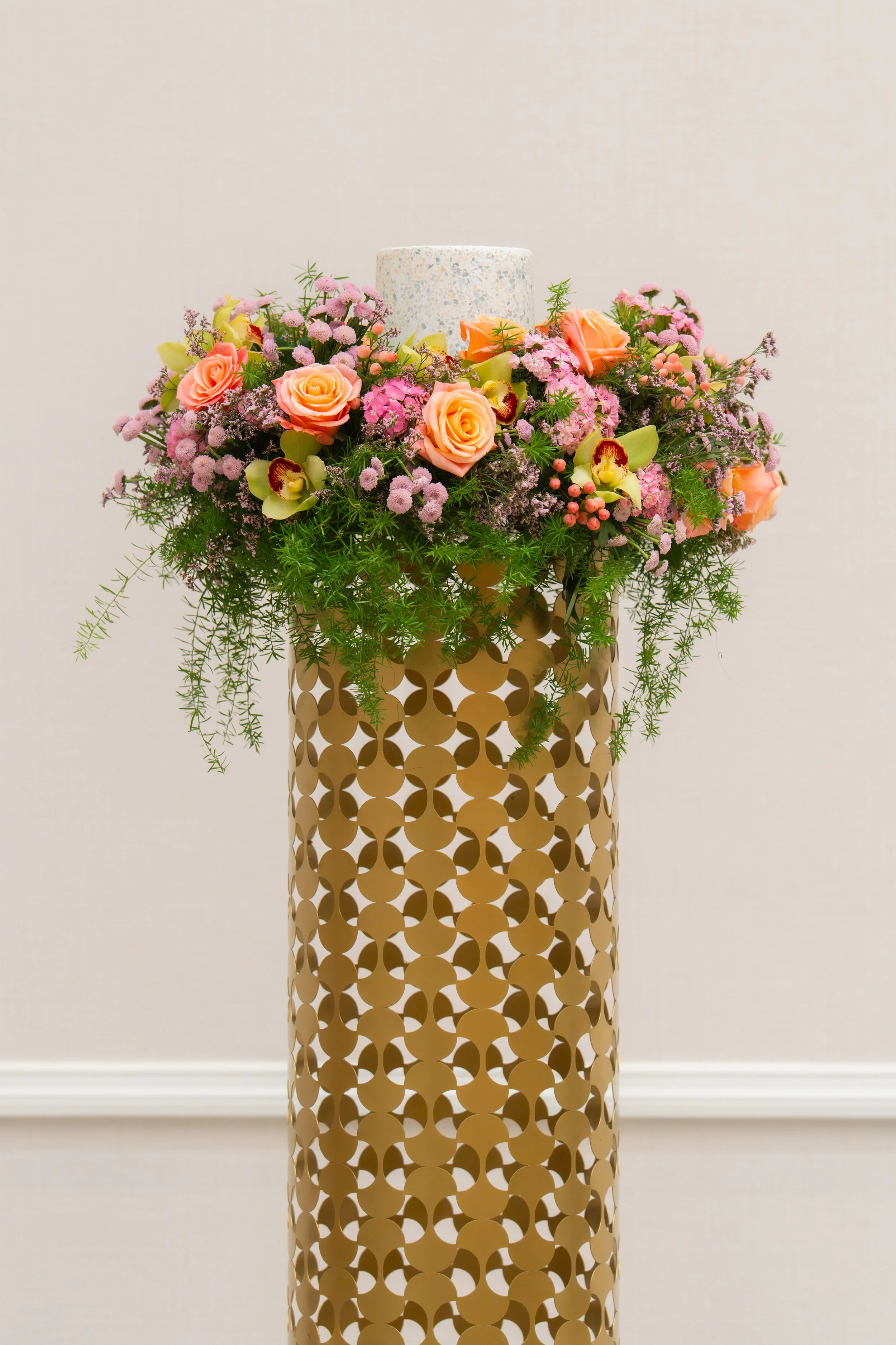 Basilica Wreath Urn Surround