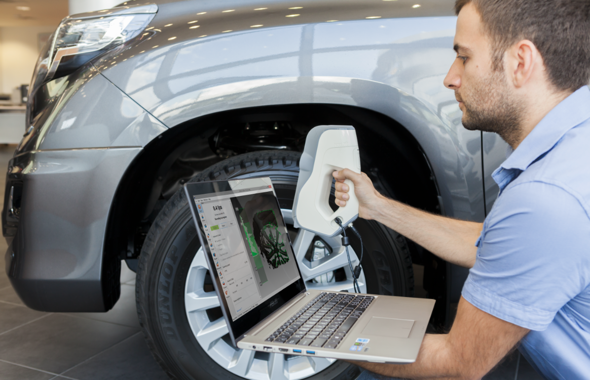 Scanning a car wheel with the Artec EVA