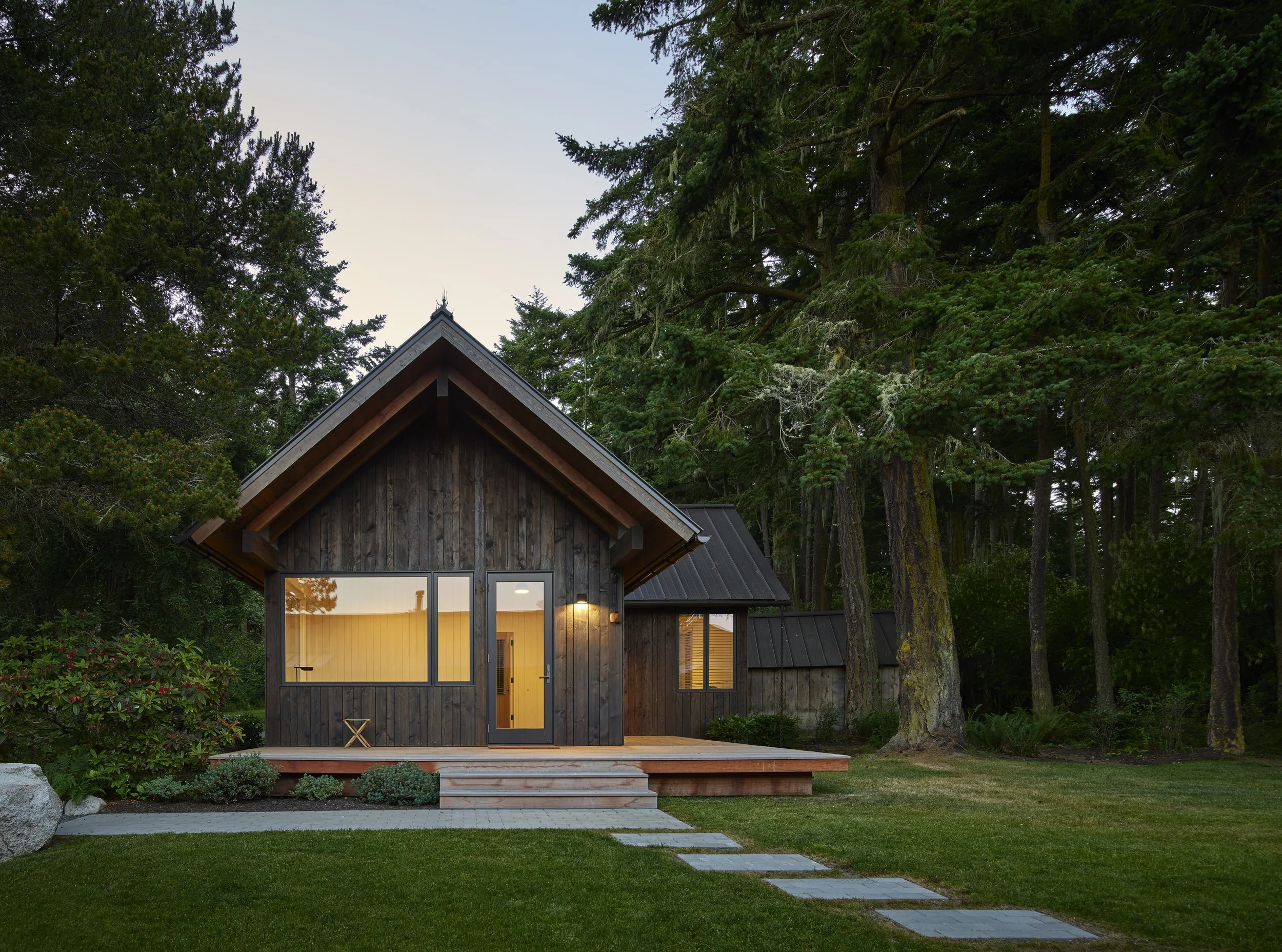 HydeEvansDesign_InteriorDesignSeattle_LopezCabins_Exterior.jpg