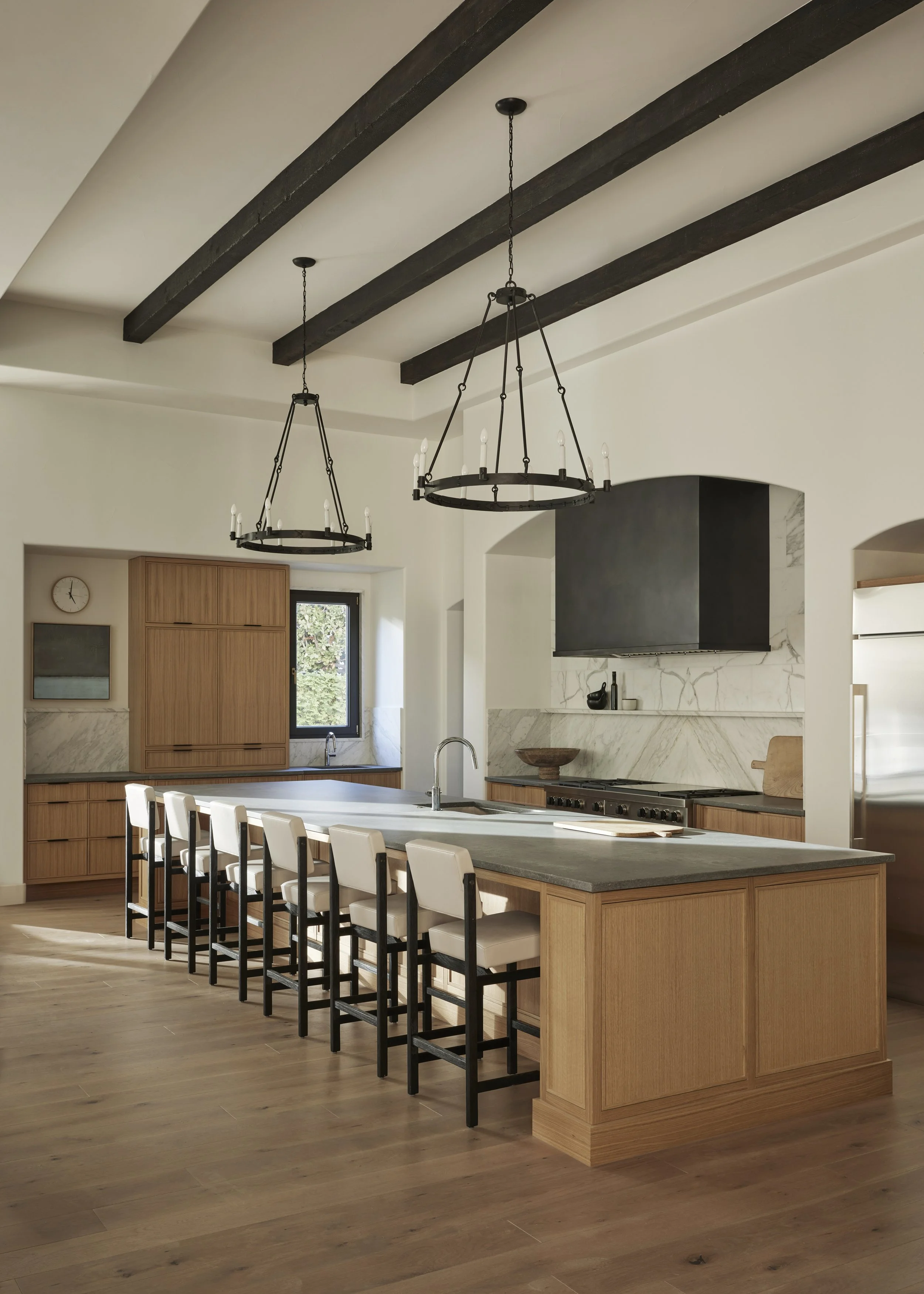 hyde-evans-design_desert-residence_kitchen_modern-contemporary_interior-design_seattle_la-quinta_palm-springs2.jpg