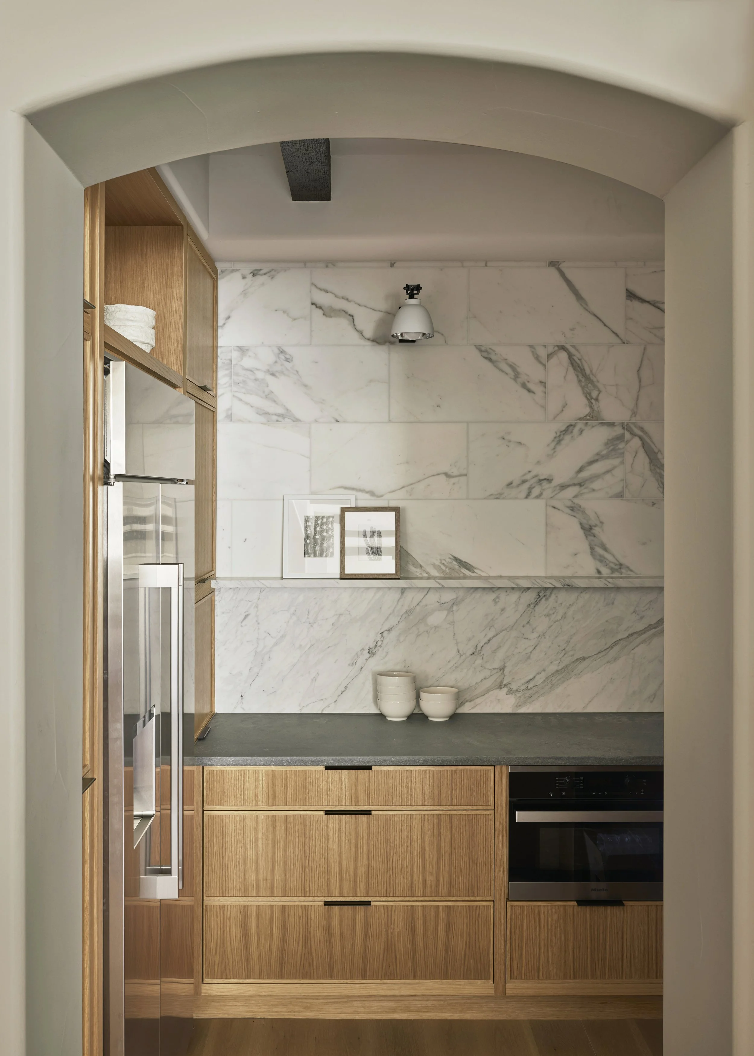 hyde-evans-design_desert-residence_butlers-pantry_modern-contemporary_interior-design_seattle_la-quinta_palm-springs1.jpg