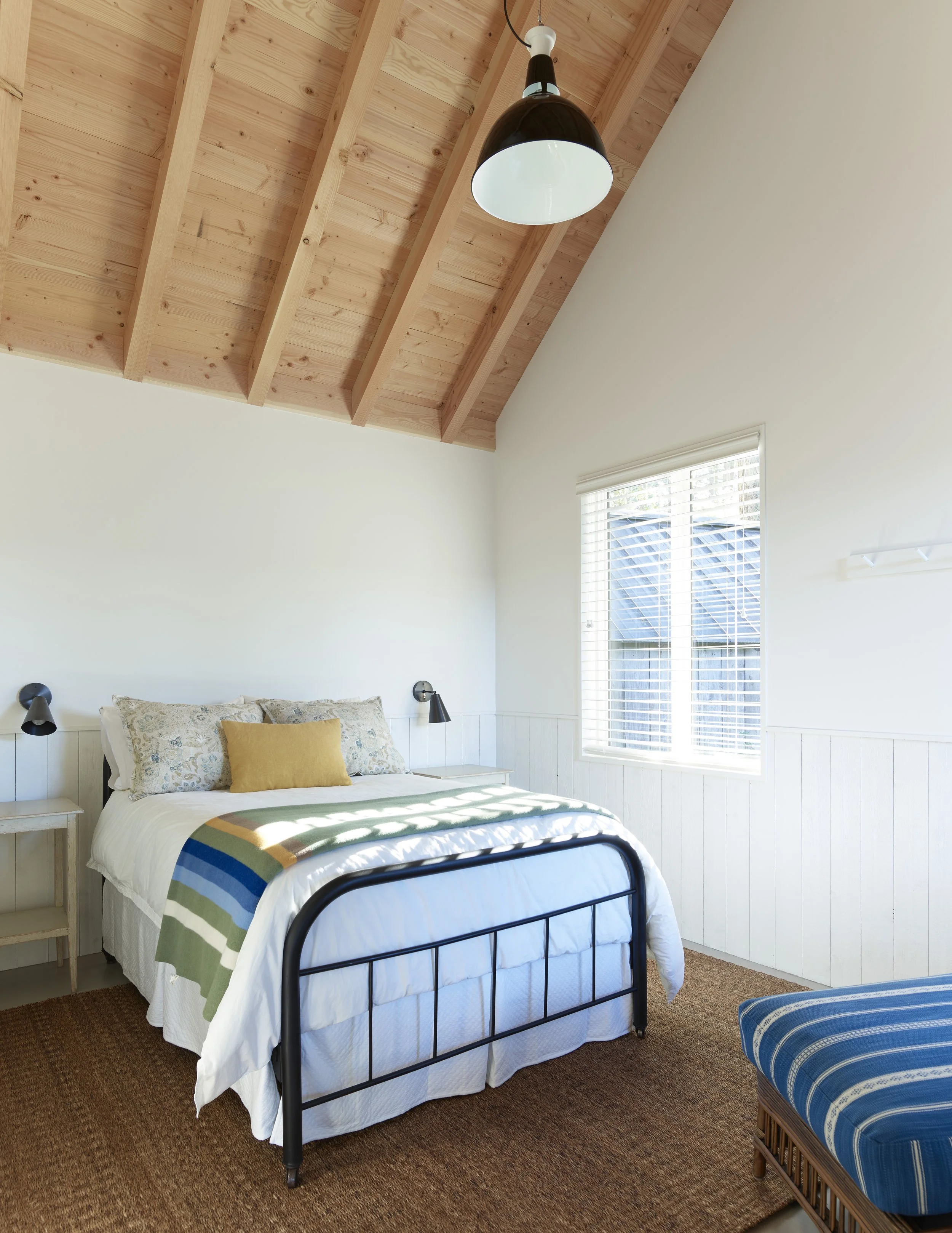 HydeEvansDesign_InteriorDesignSeattle_LopezCabins_Bedroom copy.jpg