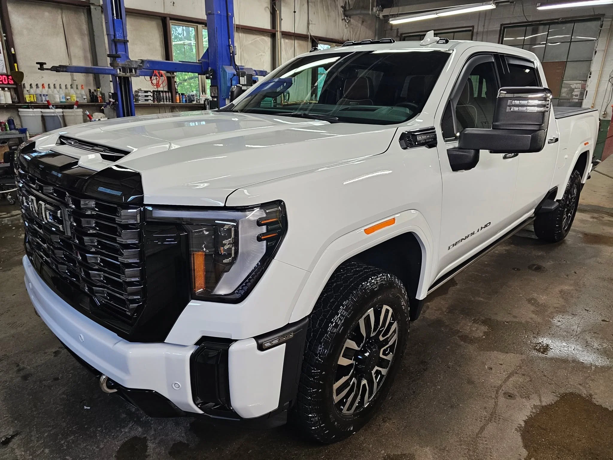 GMC Sierra detailed
